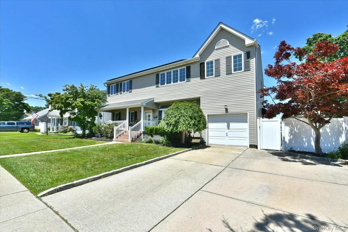 167 Suffolk Avenue, Oyster Bay, NY, 5 Bedrooms Bedrooms, 12 Rooms Rooms,3 BathroomsBathrooms,Residential,For Rent,Suffolk,0,1014938 167 Suffolk Avenue, Oyster Bay, NY, 5 Bedrooms Bedrooms, 12 Rooms Rooms,3 BathroomsBathrooms,Residential,For Rent,Suffolk,0,1014938