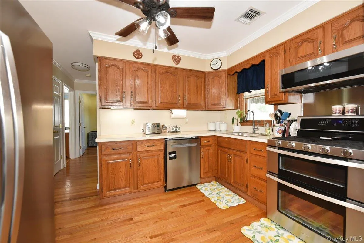 167 Suffolk Avenue, Oyster Bay, NY, 5 Bedrooms Bedrooms, 12 Rooms Rooms,3 BathroomsBathrooms,Residential,For Rent,Suffolk,0,1014938 167 Suffolk Avenue, Oyster Bay, NY, 5 Bedrooms Bedrooms, 12 Rooms Rooms,3 BathroomsBathrooms,Residential,For Rent,Suffolk,0,1014938