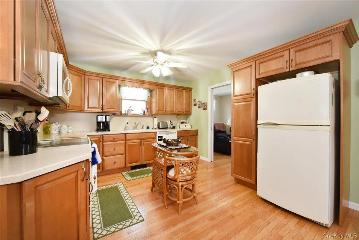 167 Suffolk Avenue, Oyster Bay, NY, 5 Bedrooms Bedrooms, 12 Rooms Rooms,3 BathroomsBathrooms,Residential,For Rent,Suffolk,0,1014938 167 Suffolk Avenue, Oyster Bay, NY, 5 Bedrooms Bedrooms, 12 Rooms Rooms,3 BathroomsBathrooms,Residential,For Rent,Suffolk,0,1014938