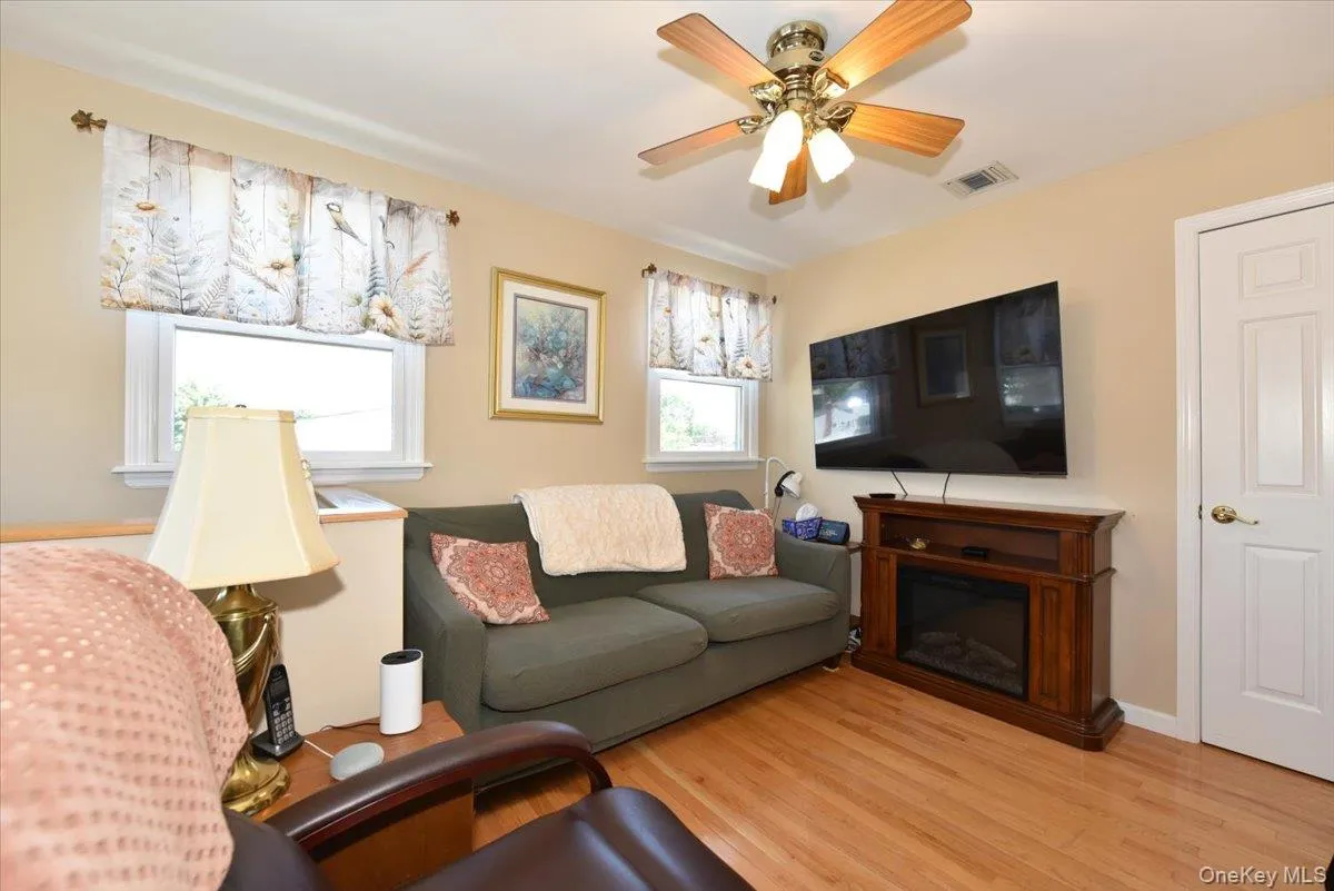 167 Suffolk Avenue, Oyster Bay, NY, 5 Bedrooms Bedrooms, 12 Rooms Rooms,3 BathroomsBathrooms,Residential,For Rent,Suffolk,0,1014938 167 Suffolk Avenue, Oyster Bay, NY, 5 Bedrooms Bedrooms, 12 Rooms Rooms,3 BathroomsBathrooms,Residential,For Rent,Suffolk,0,1014938