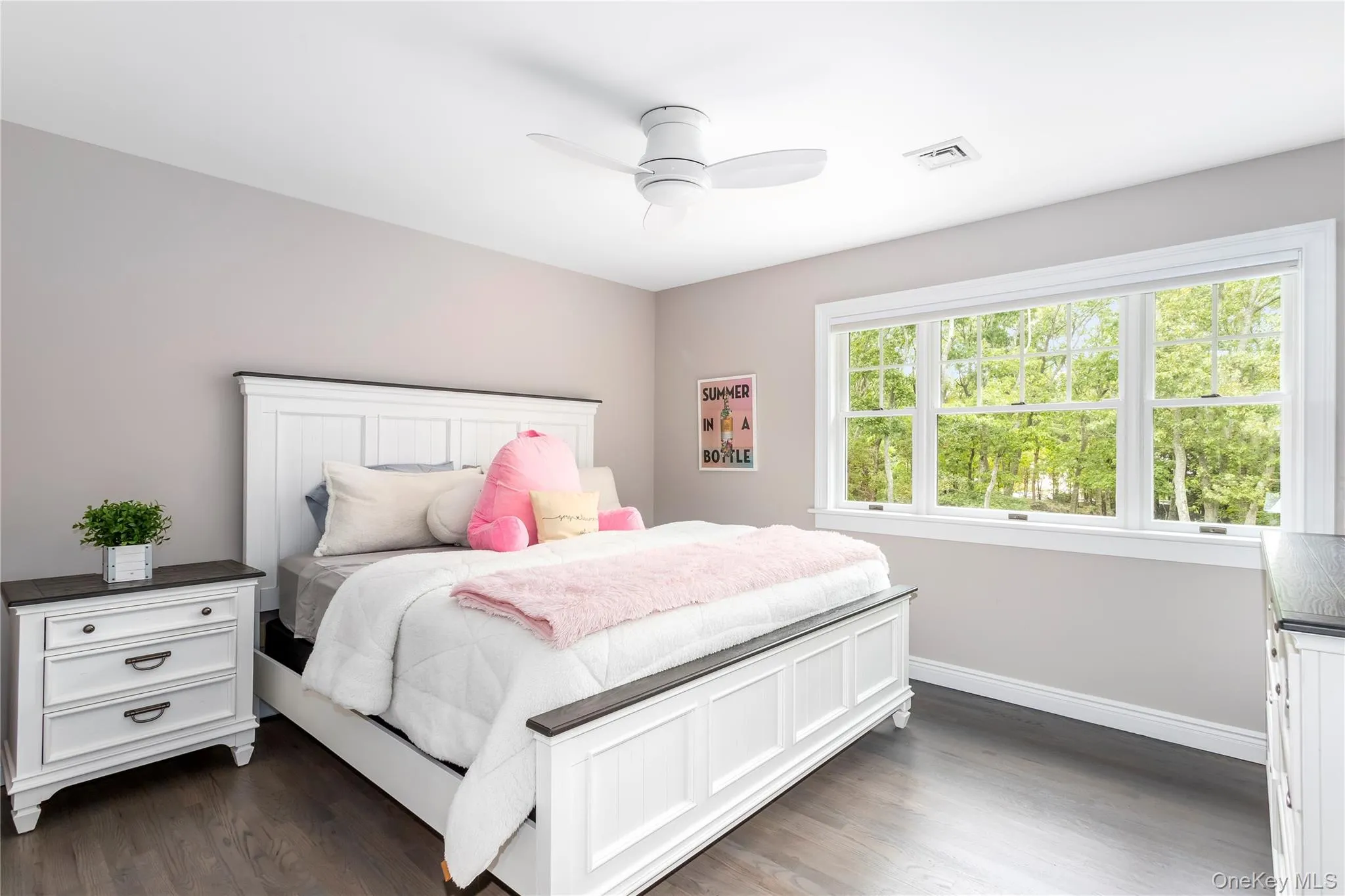 11 Stuart Court, Southampton, NY, 5 Bedrooms Bedrooms, 14 Rooms Rooms,3 BathroomsBathrooms,Residential,For Rent,Stuart,0,1014939 11 Stuart Court, Southampton, NY, 5 Bedrooms Bedrooms, 14 Rooms Rooms,3 BathroomsBathrooms,Residential,For Rent,Stuart,0,1014939