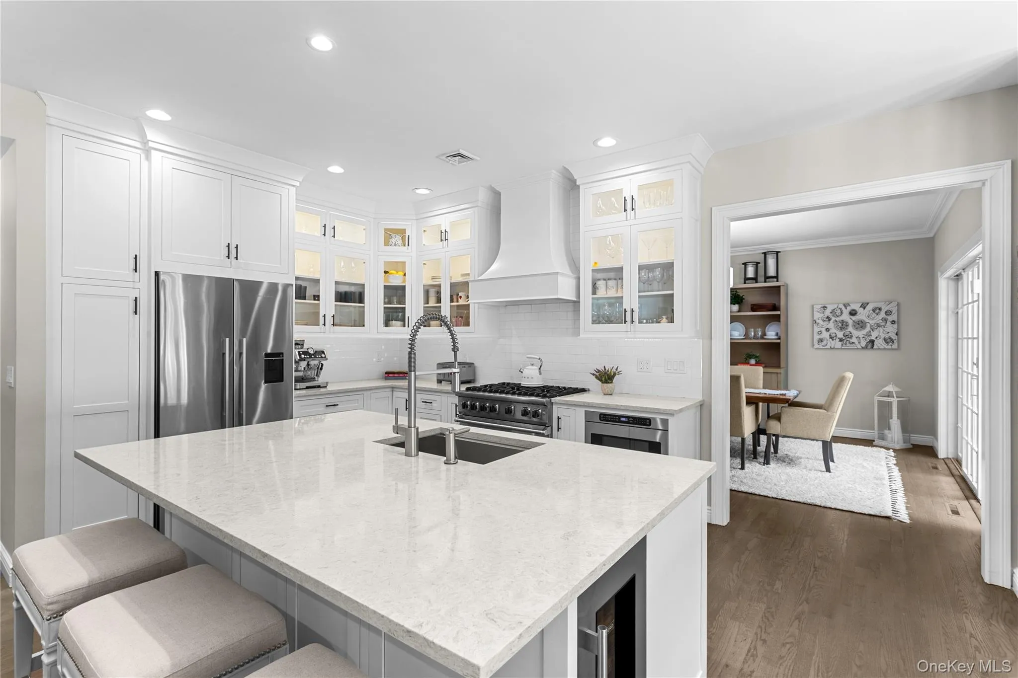 11 Stuart Court, Southampton, NY, 5 Bedrooms Bedrooms, 14 Rooms Rooms,3 BathroomsBathrooms,Residential,For Rent,Stuart,0,KEY1014939 11 Stuart Court, Southampton, NY, 5 Bedrooms Bedrooms, 14 Rooms Rooms,3 BathroomsBathrooms,Residential,For Rent,Stuart,0,KEY1014939