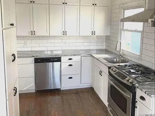 98 North Road, Babylon, NY, 3 Bedrooms Bedrooms, 7 Rooms Rooms,1 BathroomBathrooms,Residential Lease,For Rent,North,0,1014944 98 North Road, Babylon, NY, 3 Bedrooms Bedrooms, 7 Rooms Rooms,1 BathroomBathrooms,Residential Lease,For Rent,North,0,1014944