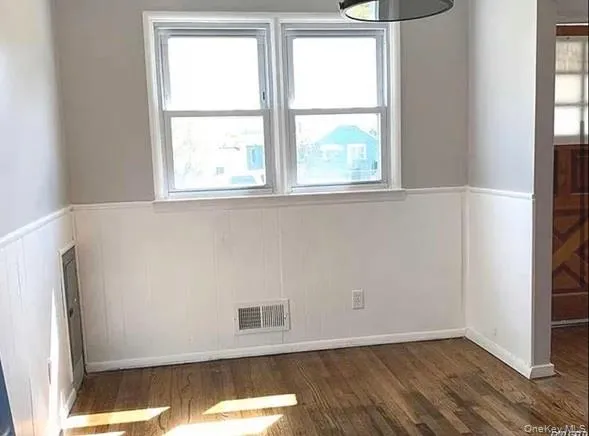 98 North Road, Babylon, NY, 3 Bedrooms Bedrooms, 7 Rooms Rooms,1 BathroomBathrooms,Residential Lease,For Rent,North,0,1014944 98 North Road, Babylon, NY, 3 Bedrooms Bedrooms, 7 Rooms Rooms,1 BathroomBathrooms,Residential Lease,For Rent,North,0,1014944
