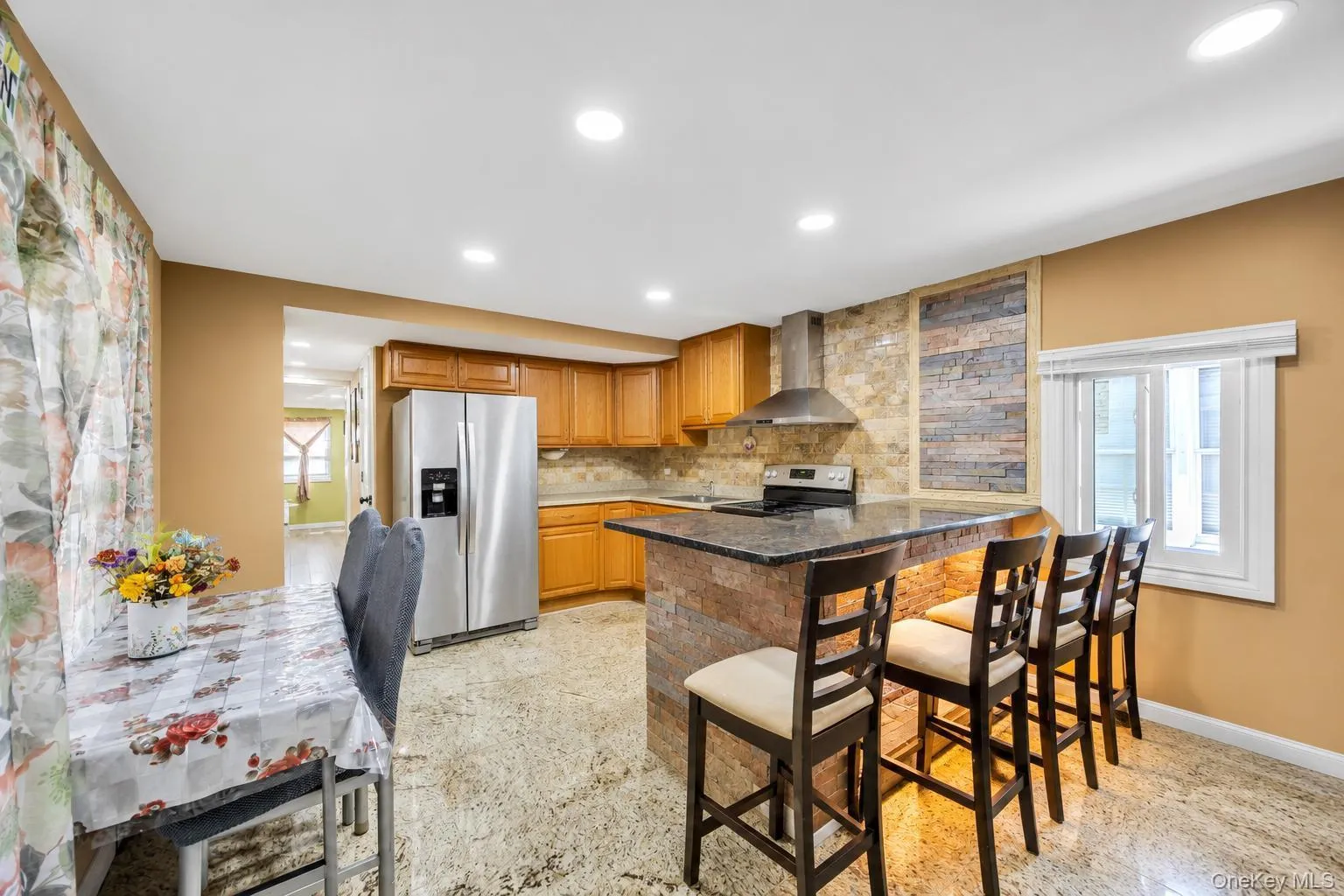 600 Broadway, Babylon, NY, 2 Bedrooms Bedrooms, 4 Rooms Rooms,1 BathroomBathrooms,Residential,For Rent,Broadway,0,1014957 600 Broadway, Babylon, NY, 2 Bedrooms Bedrooms, 4 Rooms Rooms,1 BathroomBathrooms,Residential,For Rent,Broadway,0,1014957