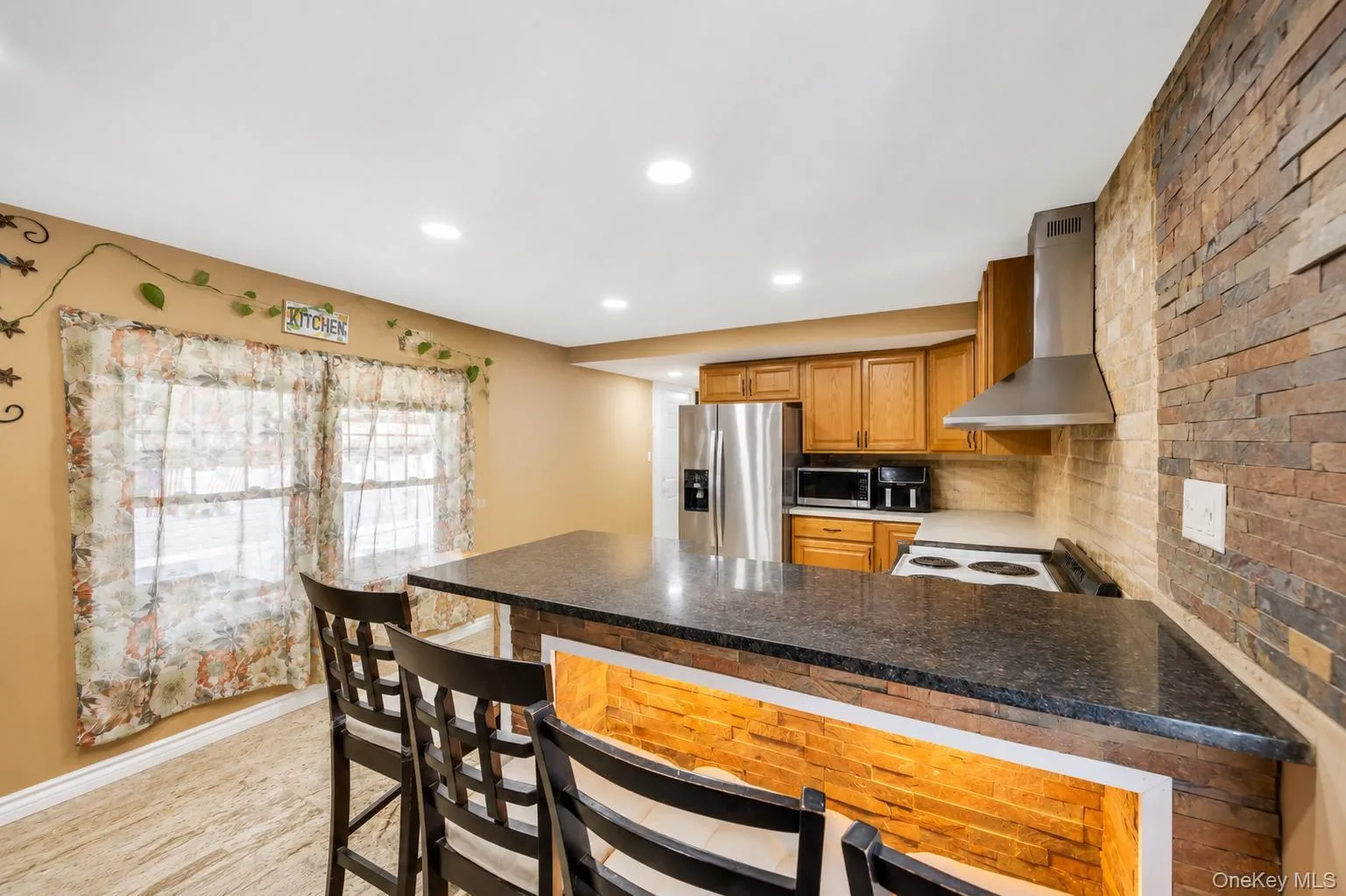 600 Broadway, Babylon, NY, 2 Bedrooms Bedrooms, 4 Rooms Rooms,1 BathroomBathrooms,Residential,For Rent,Broadway,0,1014957 600 Broadway, Babylon, NY, 2 Bedrooms Bedrooms, 4 Rooms Rooms,1 BathroomBathrooms,Residential,For Rent,Broadway,0,1014957