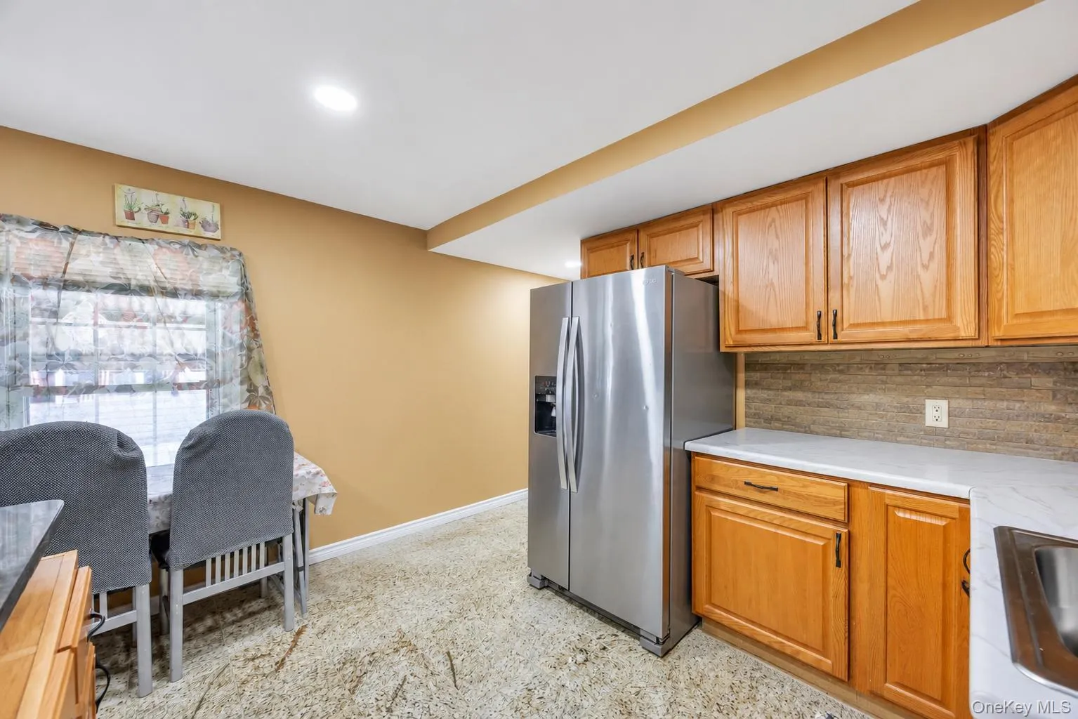 600 Broadway, Babylon, NY, 2 Bedrooms Bedrooms, 4 Rooms Rooms,1 BathroomBathrooms,Residential,For Rent,Broadway,0,1014957 600 Broadway, Babylon, NY, 2 Bedrooms Bedrooms, 4 Rooms Rooms,1 BathroomBathrooms,Residential,For Rent,Broadway,0,1014957