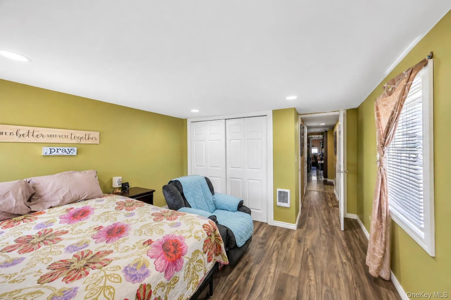 600 Broadway, Babylon, NY, 2 Bedrooms Bedrooms, 4 Rooms Rooms,1 BathroomBathrooms,Residential,For Rent,Broadway,0,1014957 600 Broadway, Babylon, NY, 2 Bedrooms Bedrooms, 4 Rooms Rooms,1 BathroomBathrooms,Residential,For Rent,Broadway,0,1014957