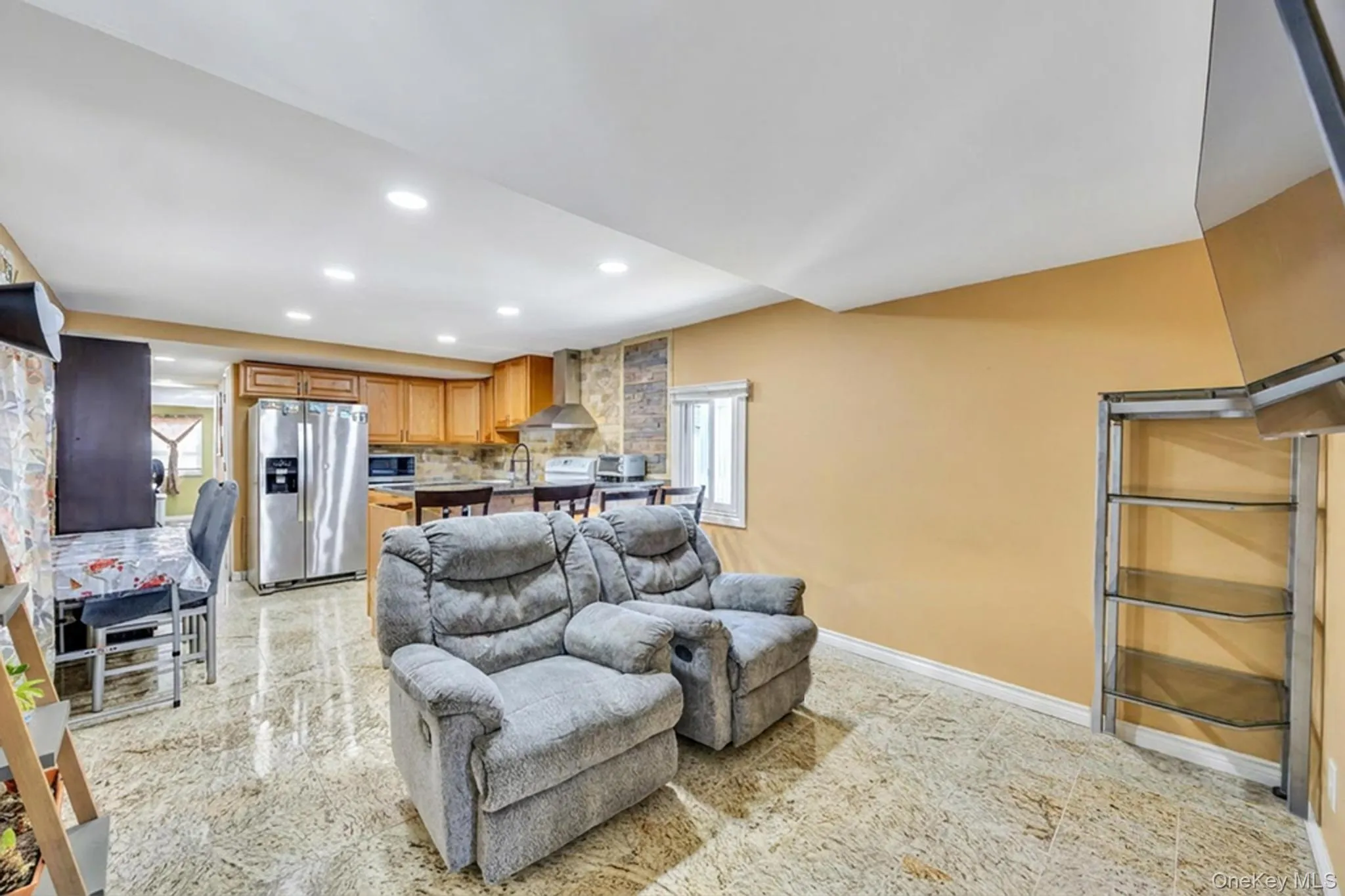 600 Broadway, Babylon, NY, 2 Bedrooms Bedrooms, 4 Rooms Rooms,1 BathroomBathrooms,Residential,For Rent,Broadway,0,1014957 600 Broadway, Babylon, NY, 2 Bedrooms Bedrooms, 4 Rooms Rooms,1 BathroomBathrooms,Residential,For Rent,Broadway,0,1014957