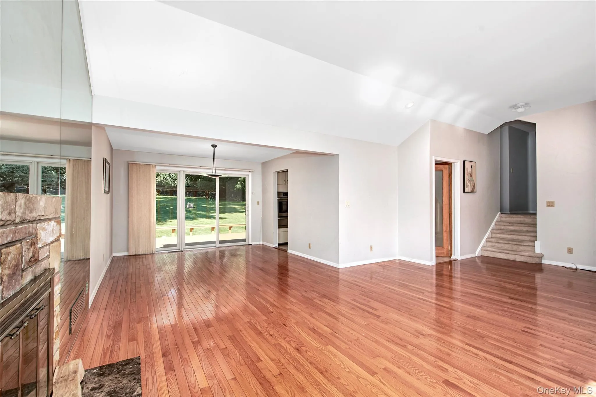 185 Pinewood Road, Greenburgh, NY, 3 Bedrooms Bedrooms, 7 Rooms Rooms,3 BathroomsBathrooms,Residential Lease,For Rent,Pinewood,0,1014971 185 Pinewood Road, Greenburgh, NY, 3 Bedrooms Bedrooms, 7 Rooms Rooms,3 BathroomsBathrooms,Residential Lease,For Rent,Pinewood,0,1014971