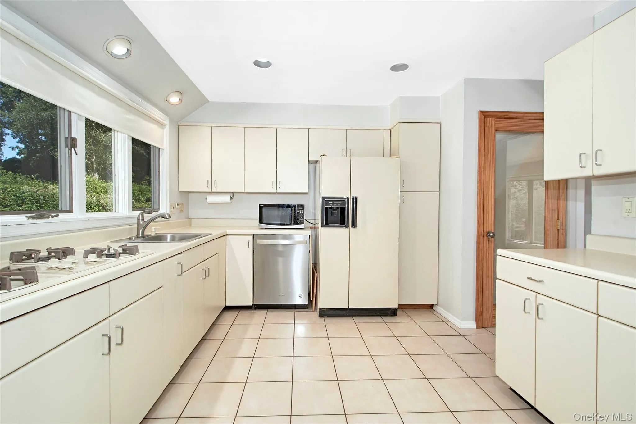 185 Pinewood Road, Greenburgh, NY, 3 Bedrooms Bedrooms, 7 Rooms Rooms,3 BathroomsBathrooms,Residential Lease,For Rent,Pinewood,0,1014971 185 Pinewood Road, Greenburgh, NY, 3 Bedrooms Bedrooms, 7 Rooms Rooms,3 BathroomsBathrooms,Residential Lease,For Rent,Pinewood,0,1014971