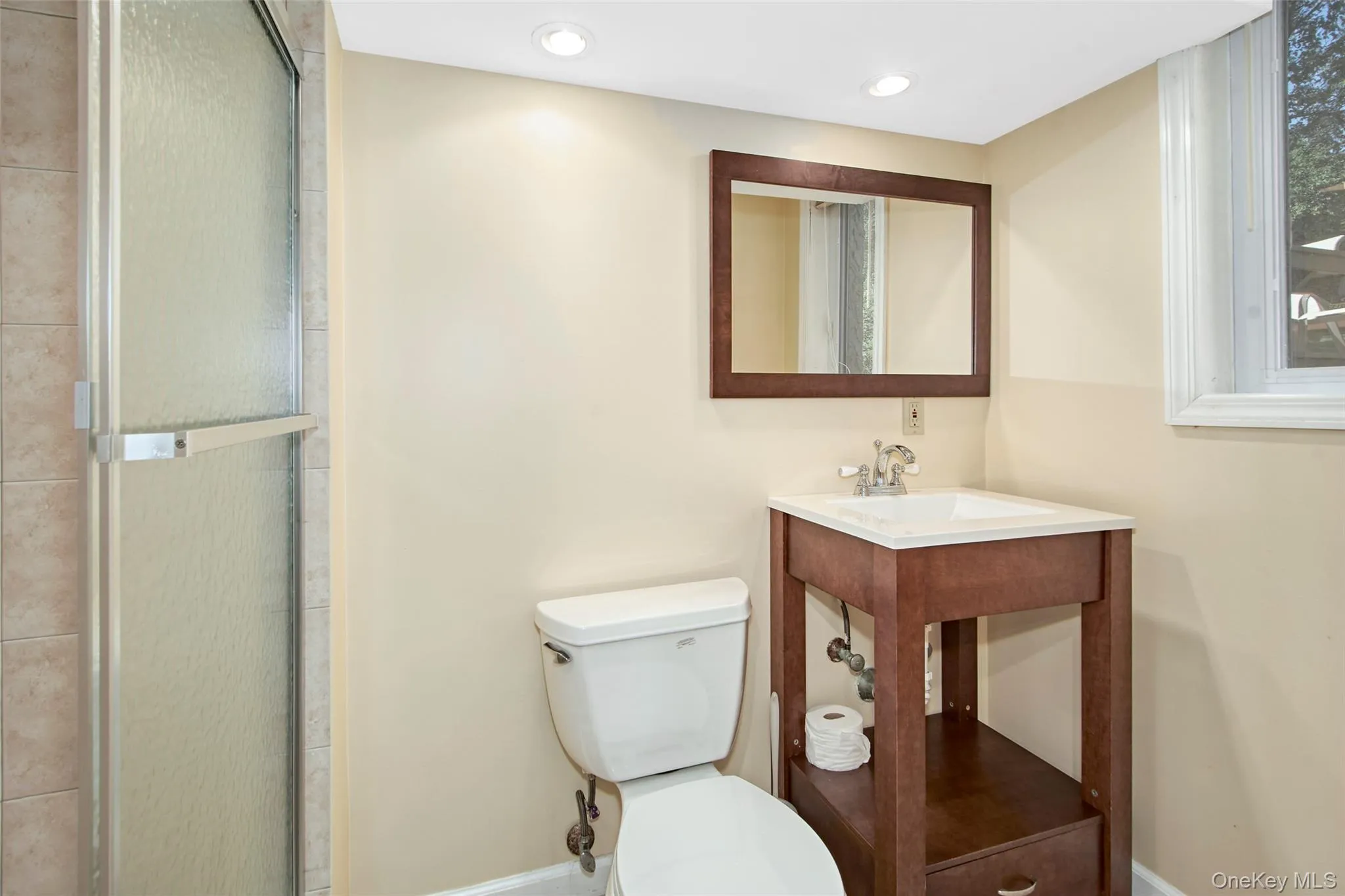 185 Pinewood Road, Greenburgh, NY, 3 Bedrooms Bedrooms, 7 Rooms Rooms,3 BathroomsBathrooms,Residential Lease,For Rent,Pinewood,0,1014971 185 Pinewood Road, Greenburgh, NY, 3 Bedrooms Bedrooms, 7 Rooms Rooms,3 BathroomsBathrooms,Residential Lease,For Rent,Pinewood,0,1014971