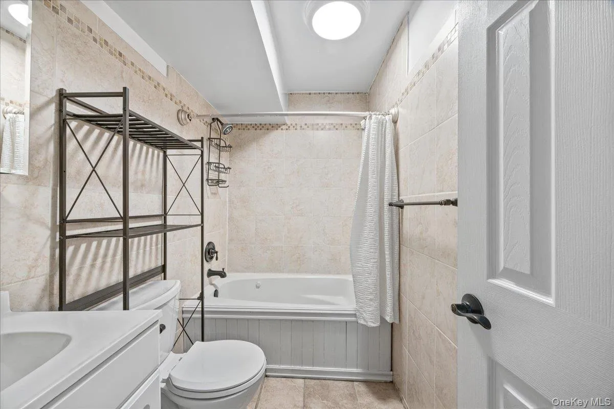 55 Fieldstone Drive, Greenburgh, NY, 1 Bedroom Bedrooms, 3 Rooms Rooms,1 BathroomBathrooms,Residential,For Rent,Fieldstone,0,1014972 55 Fieldstone Drive, Greenburgh, NY, 1 Bedroom Bedrooms, 3 Rooms Rooms,1 BathroomBathrooms,Residential,For Rent,Fieldstone,0,1014972