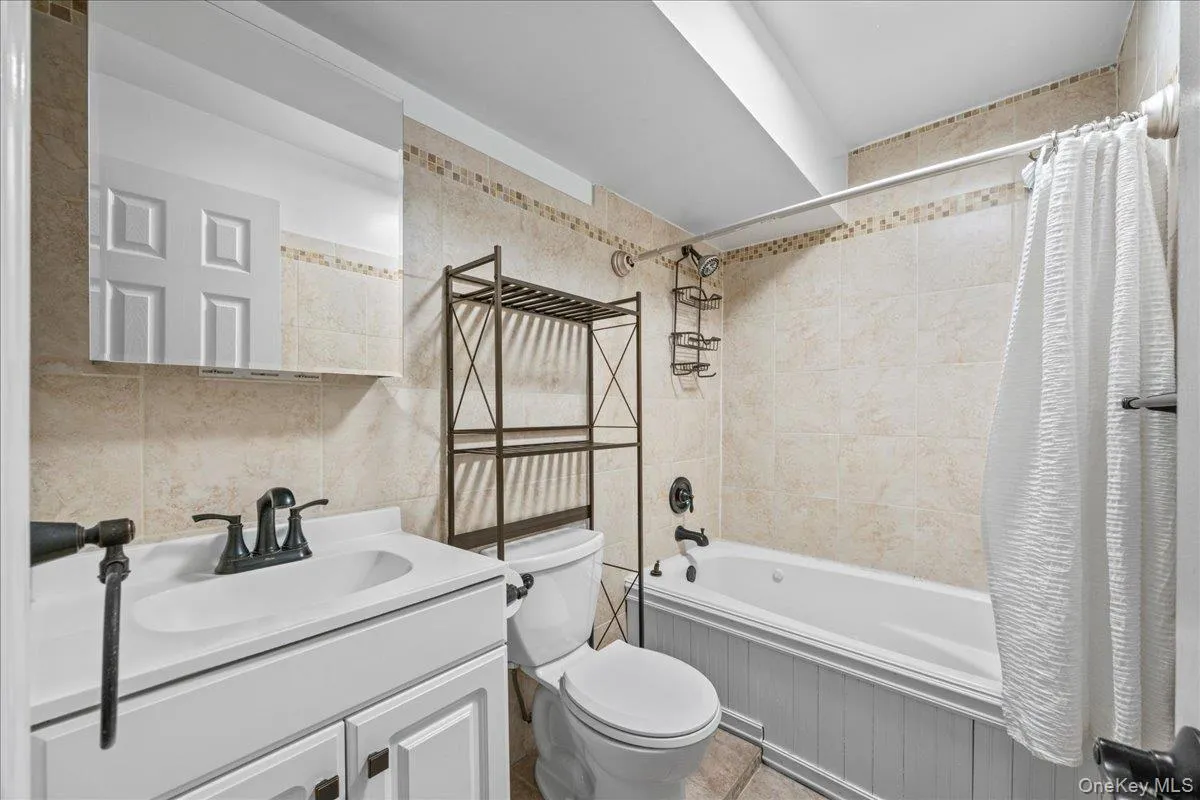 55 Fieldstone Drive, Greenburgh, NY, 1 Bedroom Bedrooms, 3 Rooms Rooms,1 BathroomBathrooms,Residential,For Rent,Fieldstone,0,1014972 55 Fieldstone Drive, Greenburgh, NY, 1 Bedroom Bedrooms, 3 Rooms Rooms,1 BathroomBathrooms,Residential,For Rent,Fieldstone,0,1014972