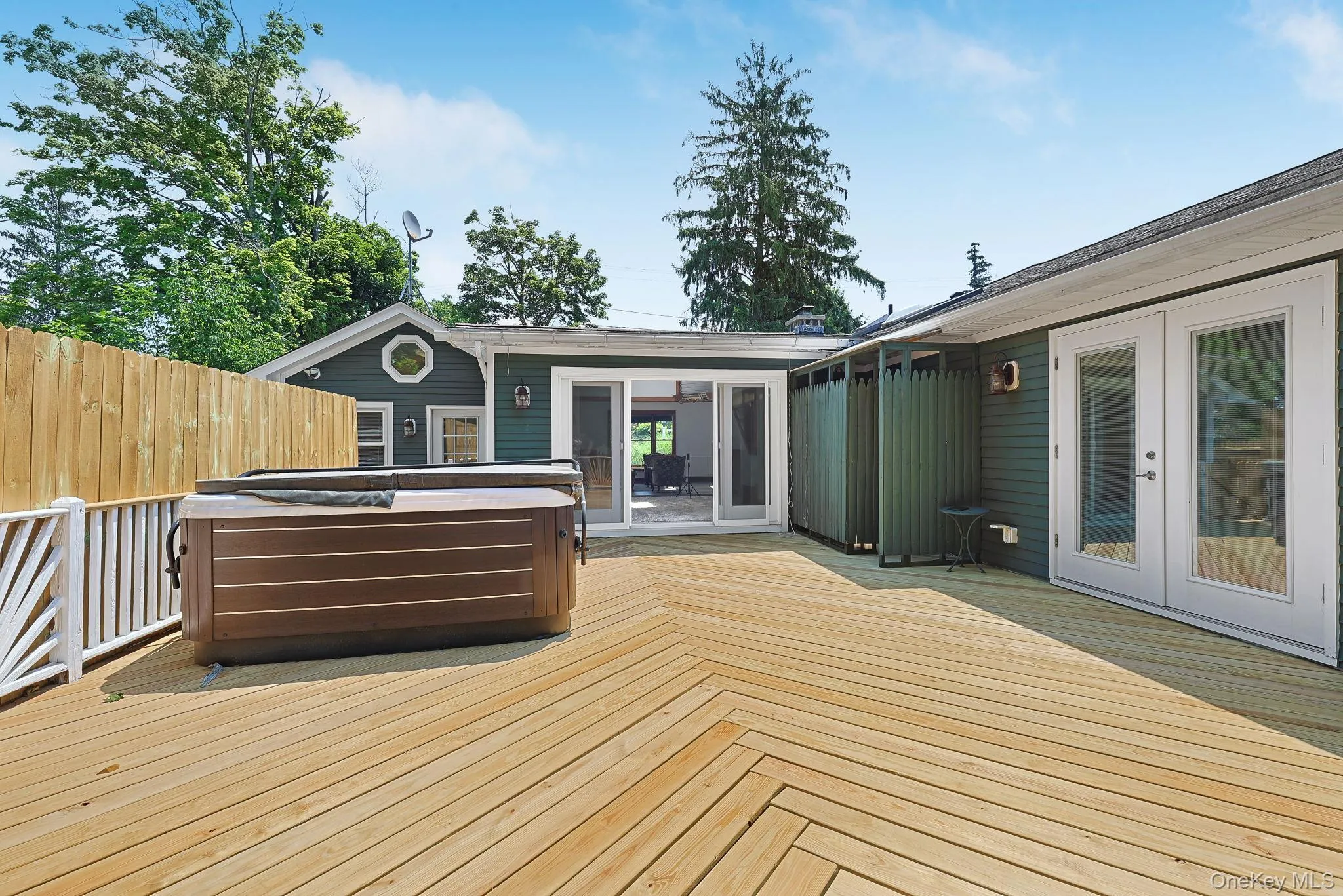 Back Deck with Hot Tub and Outdoor Shower Back Deck with Hot Tub and Outdoor Shower