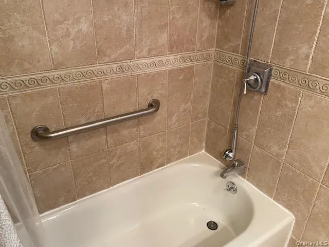 264-17 73rd. Avenue, New York, NY, 2 Bedrooms Bedrooms, 4 Rooms Rooms,1 BathroomBathrooms,Residential,For Rent,73rd.,0,1014982 264-17 73rd. Avenue, New York, NY, 2 Bedrooms Bedrooms, 4 Rooms Rooms,1 BathroomBathrooms,Residential,For Rent,73rd.,0,1014982