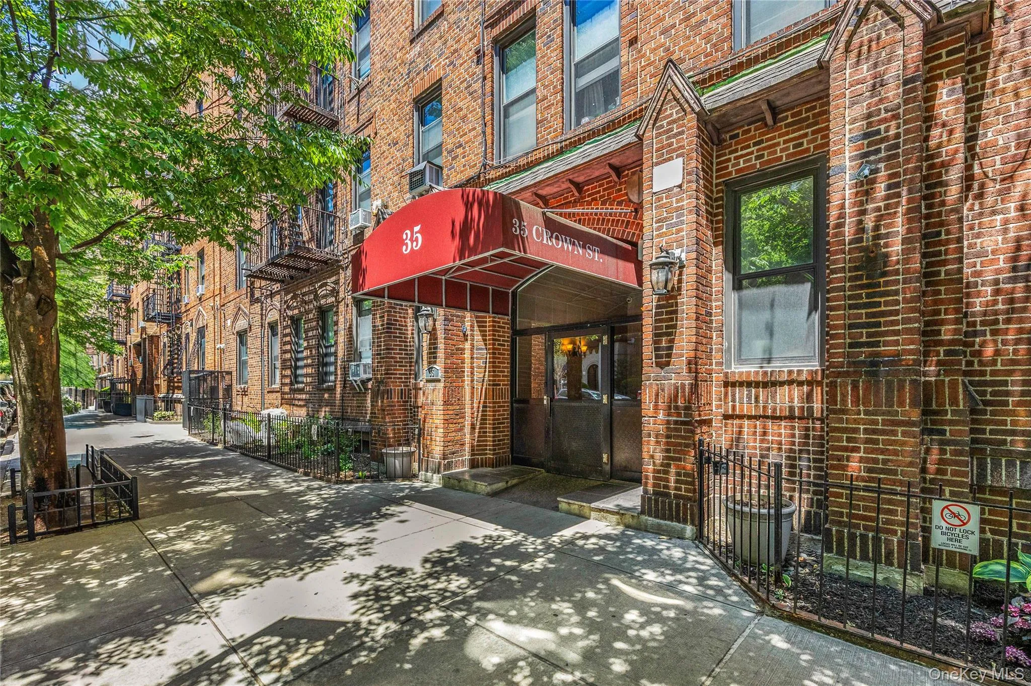 35 Crown Street, New York, NY, 1 Bedroom Bedrooms, 3 Rooms Rooms,1 BathroomBathrooms,Residential,For Rent,Crown,0,1014990 35 Crown Street, New York, NY, 1 Bedroom Bedrooms, 3 Rooms Rooms,1 BathroomBathrooms,Residential,For Rent,Crown,0,1014990