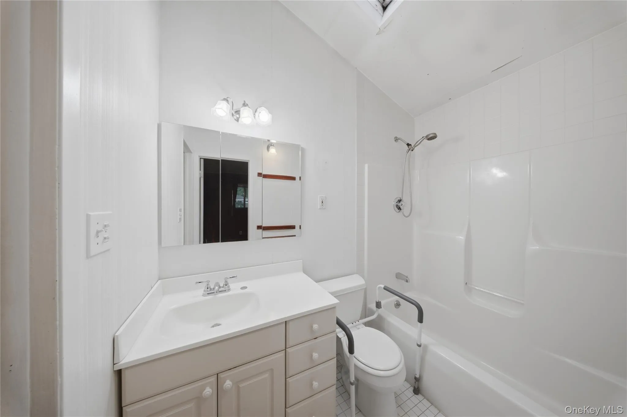 55 Corey Avenue, Brookhaven, NY, 3 Bedrooms Bedrooms, 7 Rooms Rooms,2 BathroomsBathrooms,Residential,For Rent,Corey,0,1014992 55 Corey Avenue, Brookhaven, NY, 3 Bedrooms Bedrooms, 7 Rooms Rooms,2 BathroomsBathrooms,Residential,For Rent,Corey,0,1014992