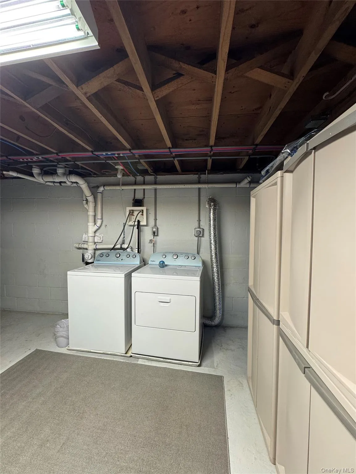 18 Montfort Woods Road, Wappinger, NY, 3 Bedrooms Bedrooms, 5 Rooms Rooms,1 BathroomBathrooms,Residential Lease,For Rent,Montfort Woods,0,1014993 18 Montfort Woods Road, Wappinger, NY, 3 Bedrooms Bedrooms, 5 Rooms Rooms,1 BathroomBathrooms,Residential Lease,For Rent,Montfort Woods,0,1014993