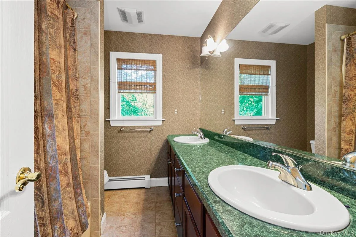 32 Somerset Lane, Warwick (town), NY, 4 Bedrooms Bedrooms, 8 Rooms Rooms,2 BathroomsBathrooms,Residential,For Rent,Somerset,0,1014994 32 Somerset Lane, Warwick (town), NY, 4 Bedrooms Bedrooms, 8 Rooms Rooms,2 BathroomsBathrooms,Residential,For Rent,Somerset,0,1014994