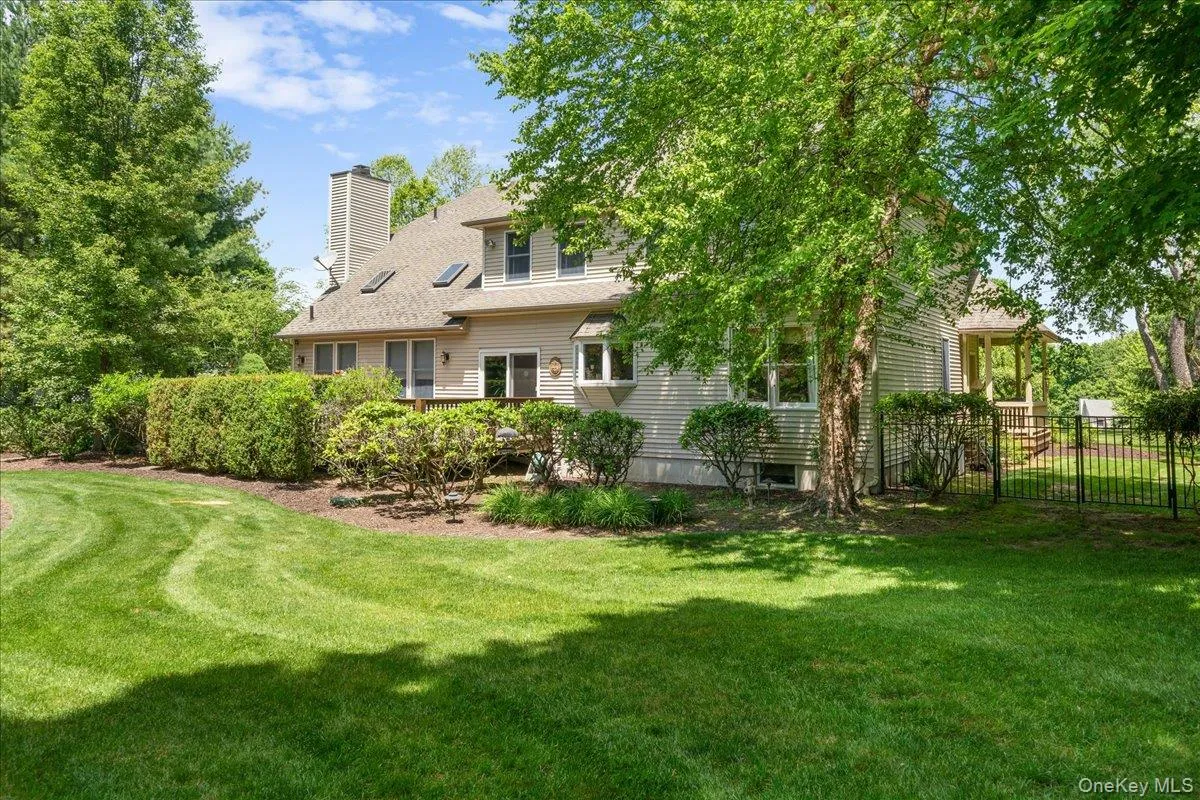 32 Somerset Lane, Warwick (town), NY, 4 Bedrooms Bedrooms, 8 Rooms Rooms,2 BathroomsBathrooms,Residential,For Rent,Somerset,0,1014994 32 Somerset Lane, Warwick (town), NY, 4 Bedrooms Bedrooms, 8 Rooms Rooms,2 BathroomsBathrooms,Residential,For Rent,Somerset,0,1014994
