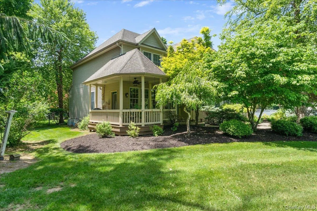 32 Somerset Lane, Warwick (town), NY, 4 Bedrooms Bedrooms, 8 Rooms Rooms,2 BathroomsBathrooms,Residential,For Rent,Somerset,0,1014994 32 Somerset Lane, Warwick (town), NY, 4 Bedrooms Bedrooms, 8 Rooms Rooms,2 BathroomsBathrooms,Residential,For Rent,Somerset,0,1014994