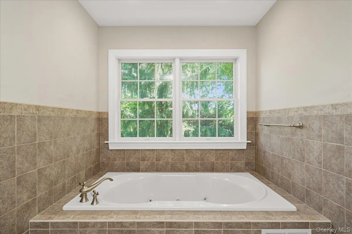 32 Somerset Lane, Warwick (town), NY, 4 Bedrooms Bedrooms, 8 Rooms Rooms,2 BathroomsBathrooms,Residential,For Rent,Somerset,0,1014994 32 Somerset Lane, Warwick (town), NY, 4 Bedrooms Bedrooms, 8 Rooms Rooms,2 BathroomsBathrooms,Residential,For Rent,Somerset,0,1014994