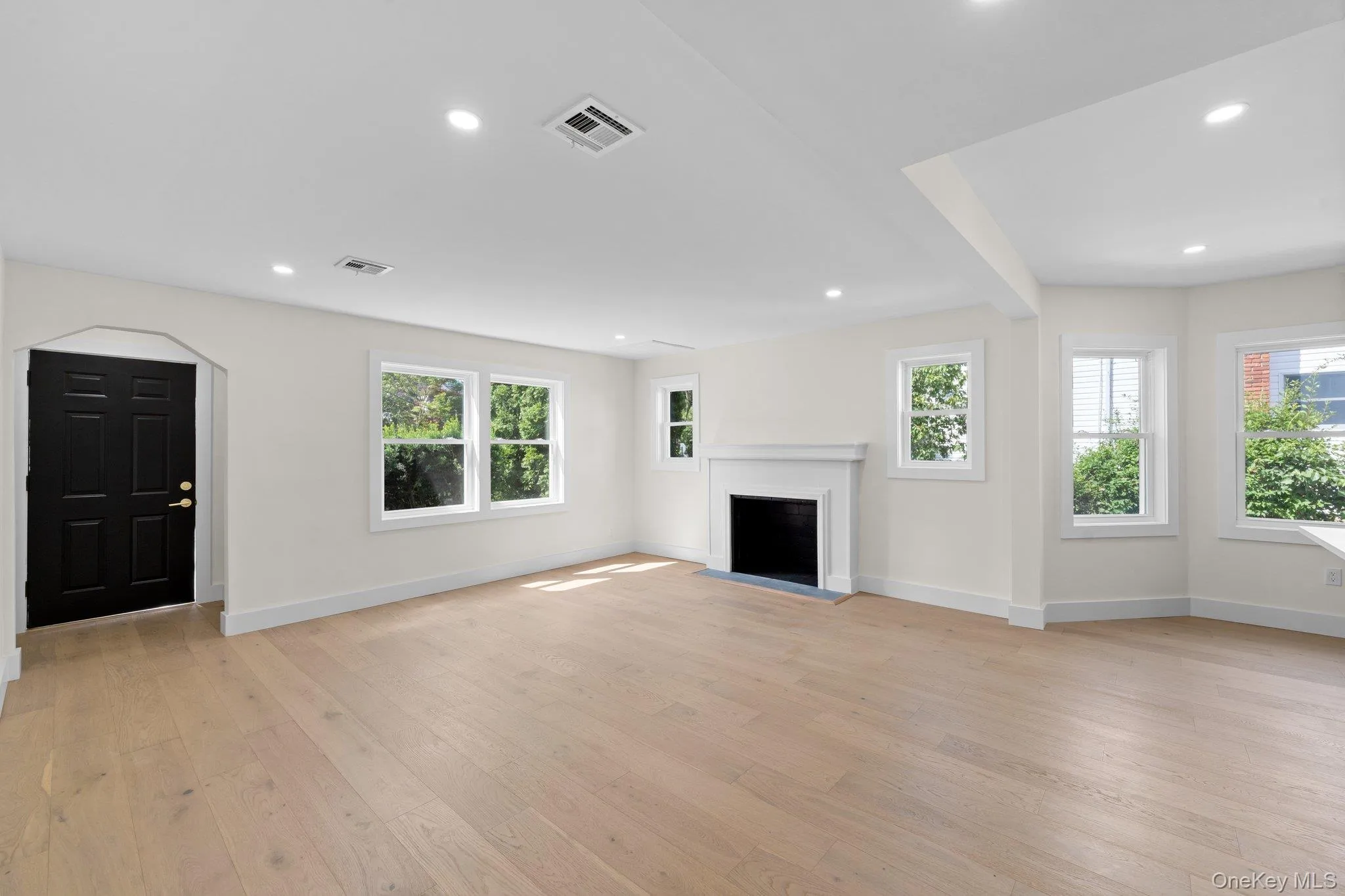 86 13th Street, Huntington, NY, 4 Bedrooms Bedrooms, 8 Rooms Rooms,2 BathroomsBathrooms,Residential,For Rent,13th,0,1014997 86 13th Street, Huntington, NY, 4 Bedrooms Bedrooms, 8 Rooms Rooms,2 BathroomsBathrooms,Residential,For Rent,13th,0,1014997