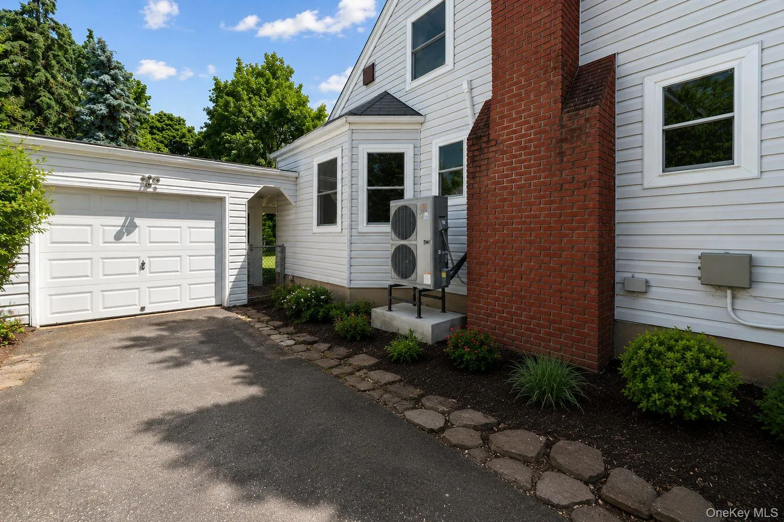 86 13th Street, Huntington, NY, 4 Bedrooms Bedrooms, 8 Rooms Rooms,2 BathroomsBathrooms,Residential,For Rent,13th,0,1014997 86 13th Street, Huntington, NY, 4 Bedrooms Bedrooms, 8 Rooms Rooms,2 BathroomsBathrooms,Residential,For Rent,13th,0,1014997