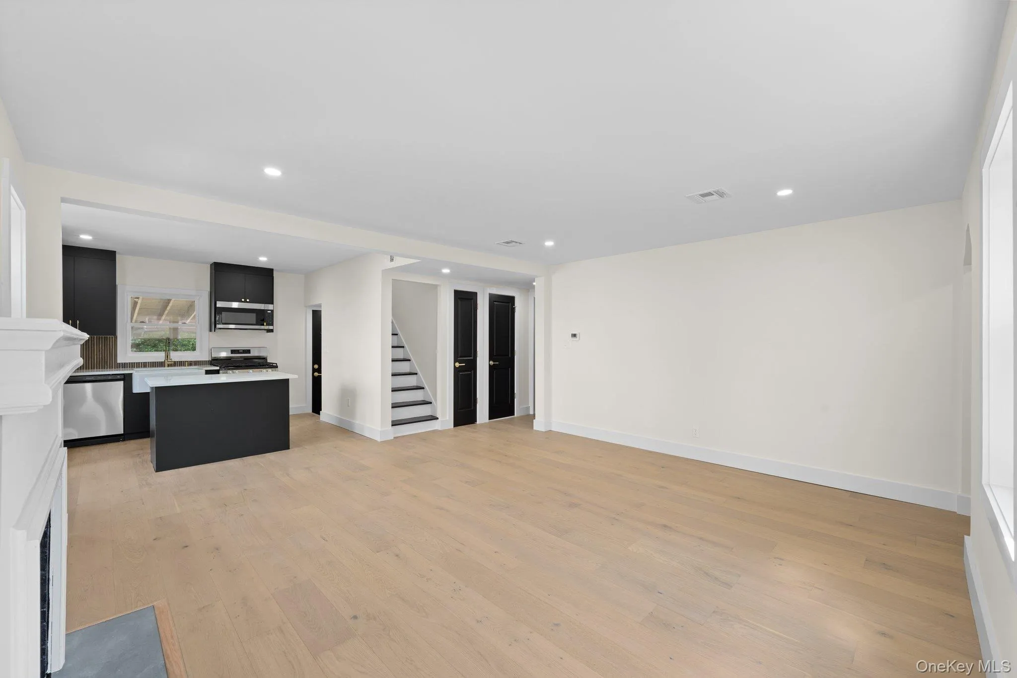 86 13th Street, Huntington, NY, 4 Bedrooms Bedrooms, 8 Rooms Rooms,2 BathroomsBathrooms,Residential,For Rent,13th,0,1014997 86 13th Street, Huntington, NY, 4 Bedrooms Bedrooms, 8 Rooms Rooms,2 BathroomsBathrooms,Residential,For Rent,13th,0,1014997