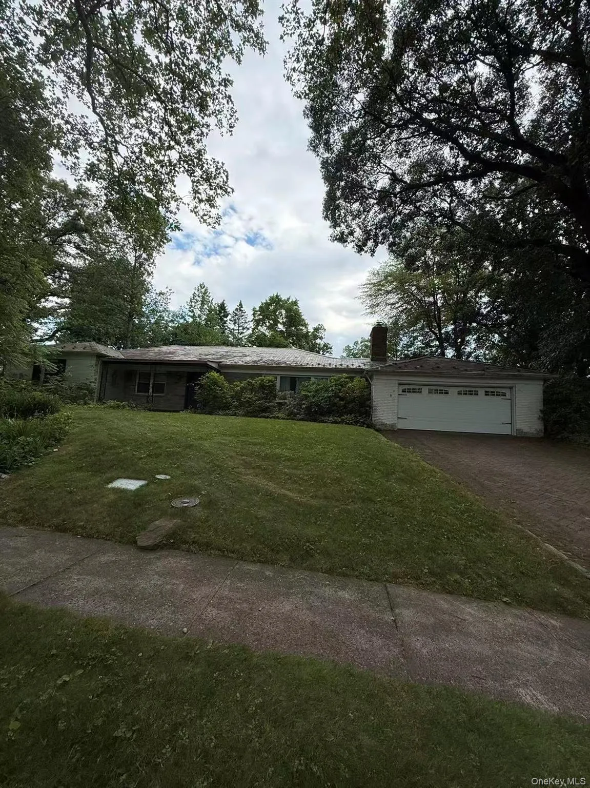 10 Hempton Road, North Hempstead, NY, 4 Bedrooms Bedrooms, 7 Rooms Rooms,4 BathroomsBathrooms,Residential Lease,For Rent,Hempton,0,1015000 10 Hempton Road, North Hempstead, NY, 4 Bedrooms Bedrooms, 7 Rooms Rooms,4 BathroomsBathrooms,Residential Lease,For Rent,Hempton,0,1015000
