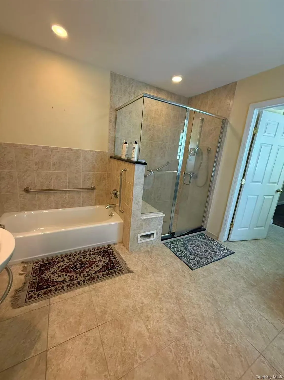 10 Hempton Road, North Hempstead, NY, 4 Bedrooms Bedrooms, 7 Rooms Rooms,4 BathroomsBathrooms,Residential Lease,For Rent,Hempton,0,1015000 10 Hempton Road, North Hempstead, NY, 4 Bedrooms Bedrooms, 7 Rooms Rooms,4 BathroomsBathrooms,Residential Lease,For Rent,Hempton,0,1015000