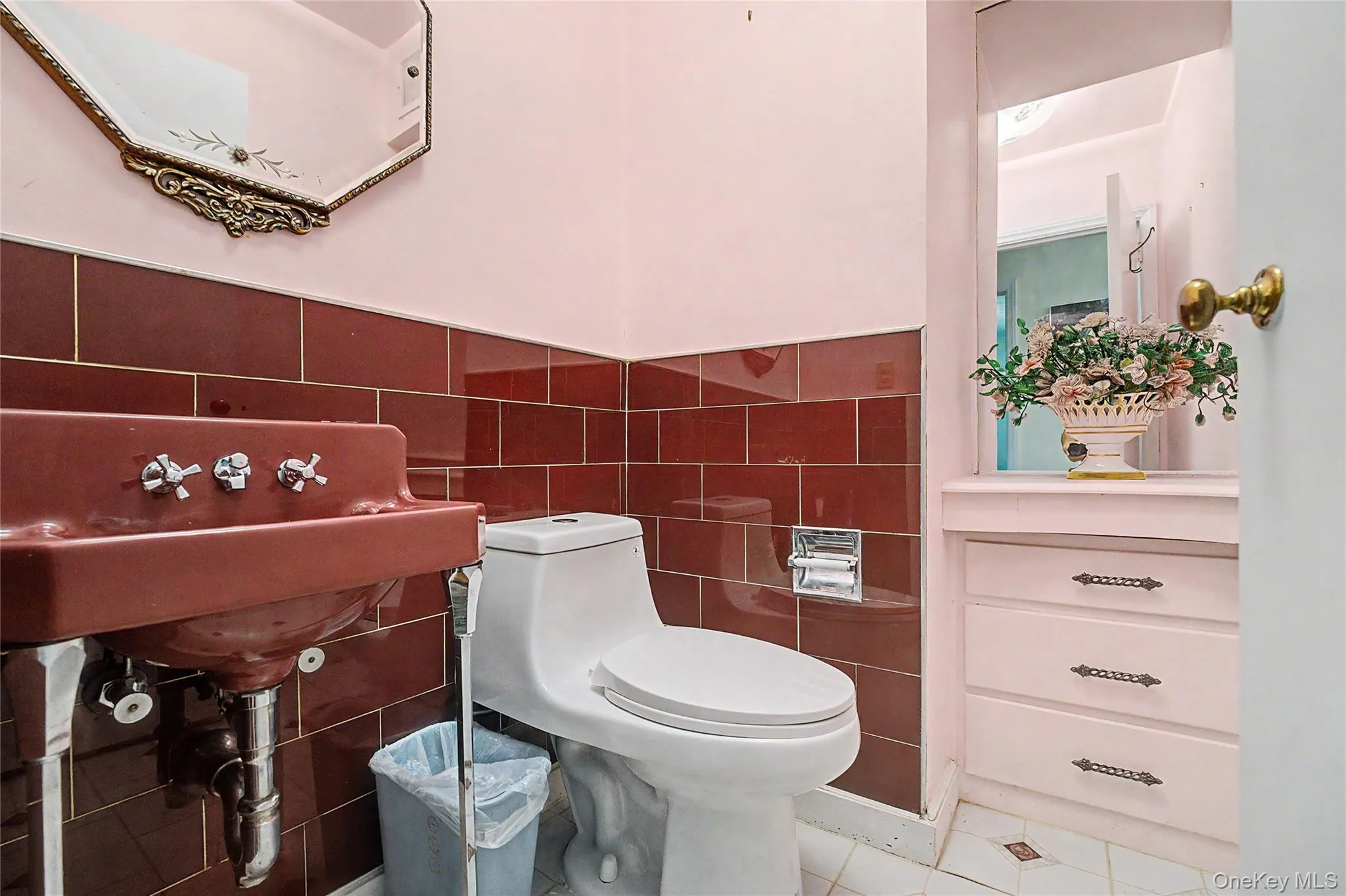 10 Hempton Road, North Hempstead, NY, 4 Bedrooms Bedrooms, 7 Rooms Rooms,4 BathroomsBathrooms,Residential Lease,For Rent,Hempton,0,1015000 10 Hempton Road, North Hempstead, NY, 4 Bedrooms Bedrooms, 7 Rooms Rooms,4 BathroomsBathrooms,Residential Lease,For Rent,Hempton,0,1015000