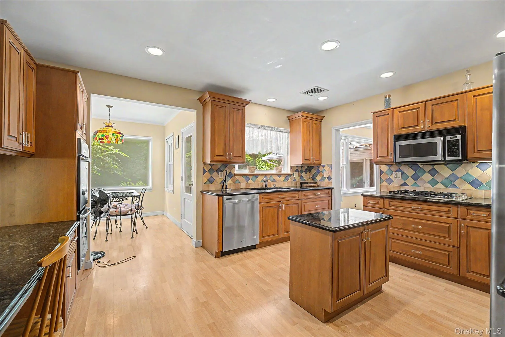 10 Hempton Road, North Hempstead, NY, 4 Bedrooms Bedrooms, 7 Rooms Rooms,4 BathroomsBathrooms,Residential Lease,For Rent,Hempton,0,1015000 10 Hempton Road, North Hempstead, NY, 4 Bedrooms Bedrooms, 7 Rooms Rooms,4 BathroomsBathrooms,Residential Lease,For Rent,Hempton,0,1015000