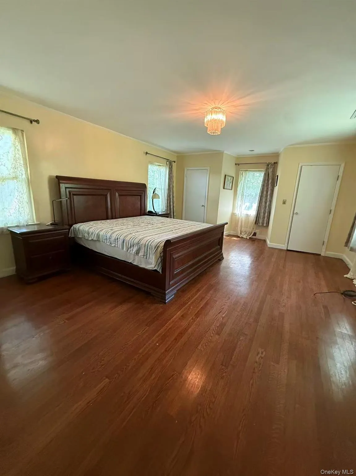 10 Hempton Road, North Hempstead, NY, 4 Bedrooms Bedrooms, 7 Rooms Rooms,4 BathroomsBathrooms,Residential Lease,For Rent,Hempton,0,1015000 10 Hempton Road, North Hempstead, NY, 4 Bedrooms Bedrooms, 7 Rooms Rooms,4 BathroomsBathrooms,Residential Lease,For Rent,Hempton,0,1015000