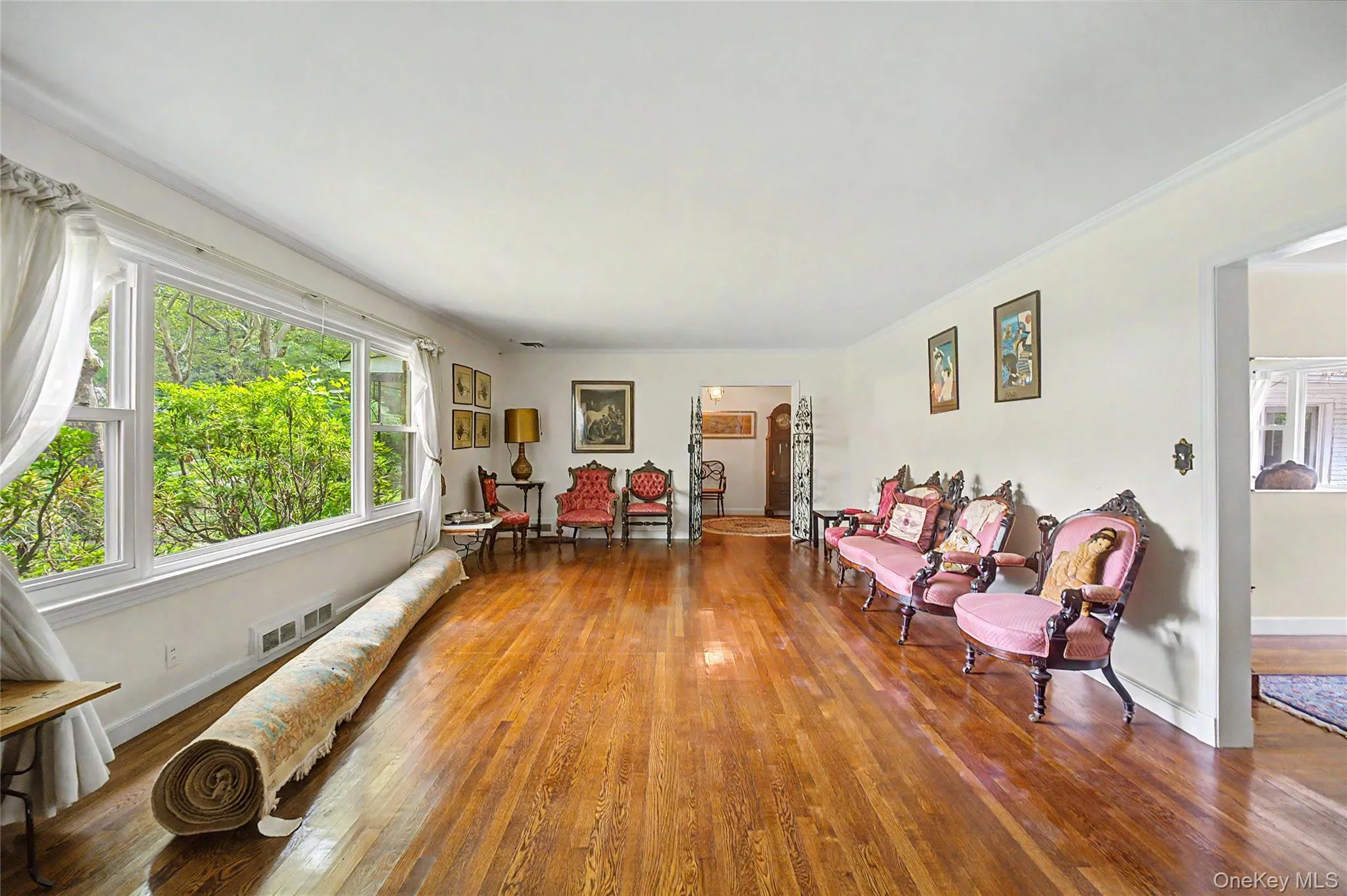 10 Hempton Road, North Hempstead, NY, 4 Bedrooms Bedrooms, 7 Rooms Rooms,4 BathroomsBathrooms,Residential Lease,For Rent,Hempton,0,1015000 10 Hempton Road, North Hempstead, NY, 4 Bedrooms Bedrooms, 7 Rooms Rooms,4 BathroomsBathrooms,Residential Lease,For Rent,Hempton,0,1015000