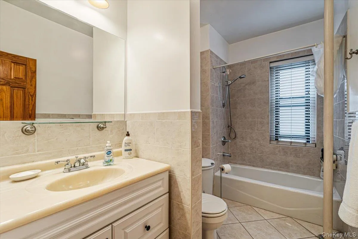 8344 Lefferts Boulevard, New York, NY, 1 Bedroom Bedrooms, 4 Rooms Rooms,1 BathroomBathrooms,Residential,For Rent,Lefferts,0,1015003 8344 Lefferts Boulevard, New York, NY, 1 Bedroom Bedrooms, 4 Rooms Rooms,1 BathroomBathrooms,Residential,For Rent,Lefferts,0,1015003