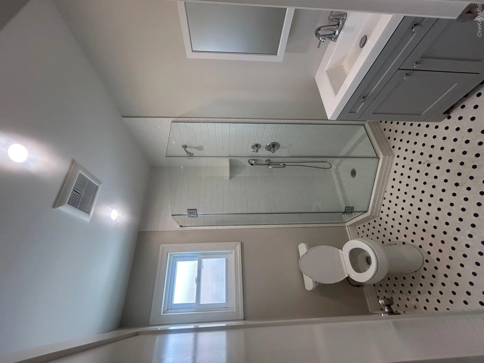 32 East Avenue, Glen Cove, NY, 3 Bedrooms Bedrooms, 7 Rooms Rooms,2 BathroomsBathrooms,Residential Lease,For Rent,East,0,1015005 32 East Avenue, Glen Cove, NY, 3 Bedrooms Bedrooms, 7 Rooms Rooms,2 BathroomsBathrooms,Residential Lease,For Rent,East,0,1015005