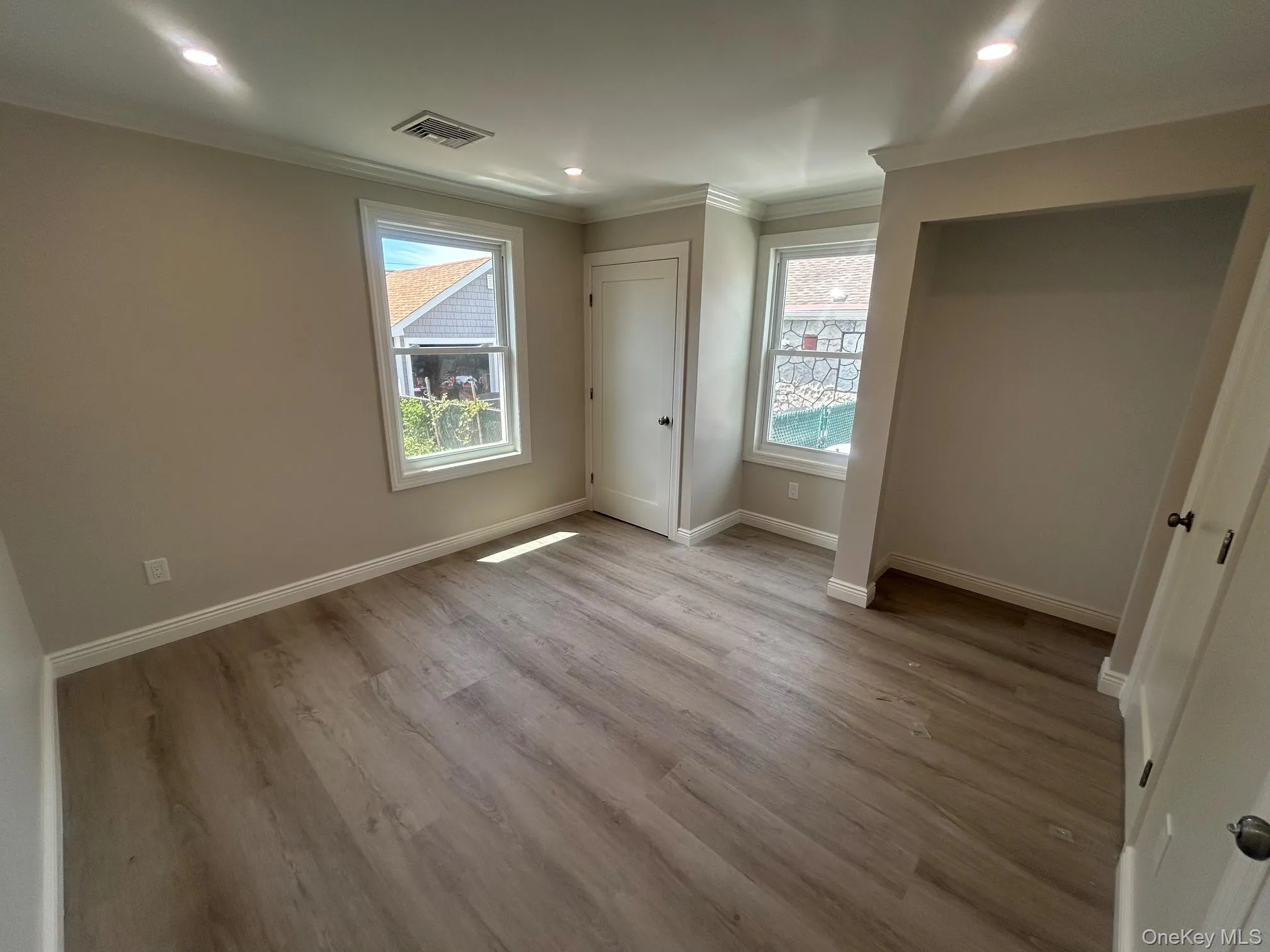 32 East Avenue, Glen Cove, NY, 3 Bedrooms Bedrooms, 7 Rooms Rooms,2 BathroomsBathrooms,Residential Lease,For Rent,East,0,1015005 32 East Avenue, Glen Cove, NY, 3 Bedrooms Bedrooms, 7 Rooms Rooms,2 BathroomsBathrooms,Residential Lease,For Rent,East,0,1015005