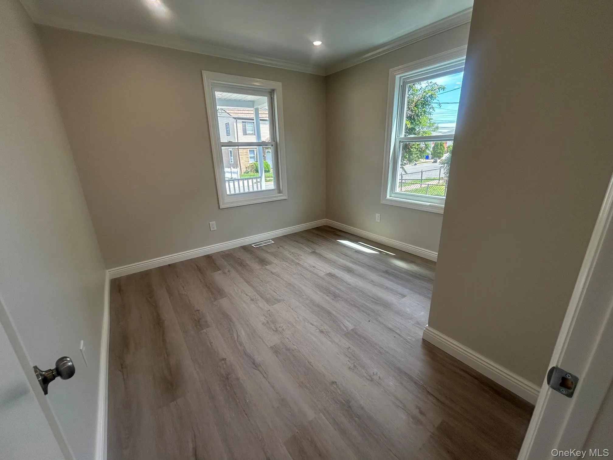 32 East Avenue, Glen Cove, NY, 3 Bedrooms Bedrooms, 7 Rooms Rooms,2 BathroomsBathrooms,Residential Lease,For Rent,East,0,1015005 32 East Avenue, Glen Cove, NY, 3 Bedrooms Bedrooms, 7 Rooms Rooms,2 BathroomsBathrooms,Residential Lease,For Rent,East,0,1015005
