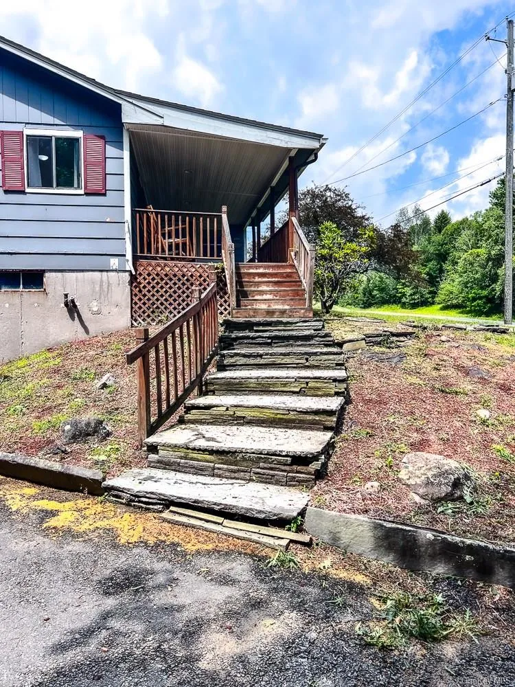 6560 State Route 55, Neversink, NY, 3 Bedrooms Bedrooms, 7 Rooms Rooms,1 BathroomBathrooms,Residential,For Rent,State Route 55,0,KEY1015008 6560 State Route 55, Neversink, NY, 3 Bedrooms Bedrooms, 7 Rooms Rooms,1 BathroomBathrooms,Residential,For Rent,State Route 55,0,KEY1015008