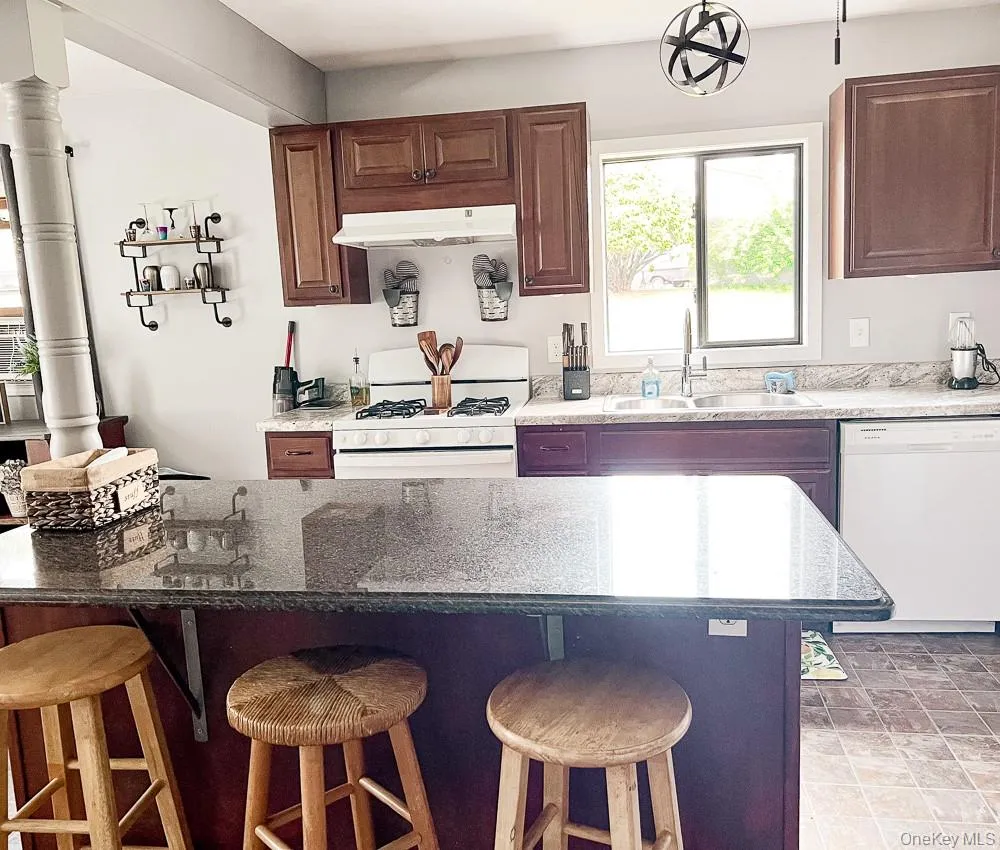 6560 State Route 55, Neversink, NY, 3 Bedrooms Bedrooms, 7 Rooms Rooms,1 BathroomBathrooms,Residential,For Rent,State Route 55,0,KEY1015008 6560 State Route 55, Neversink, NY, 3 Bedrooms Bedrooms, 7 Rooms Rooms,1 BathroomBathrooms,Residential,For Rent,State Route 55,0,KEY1015008