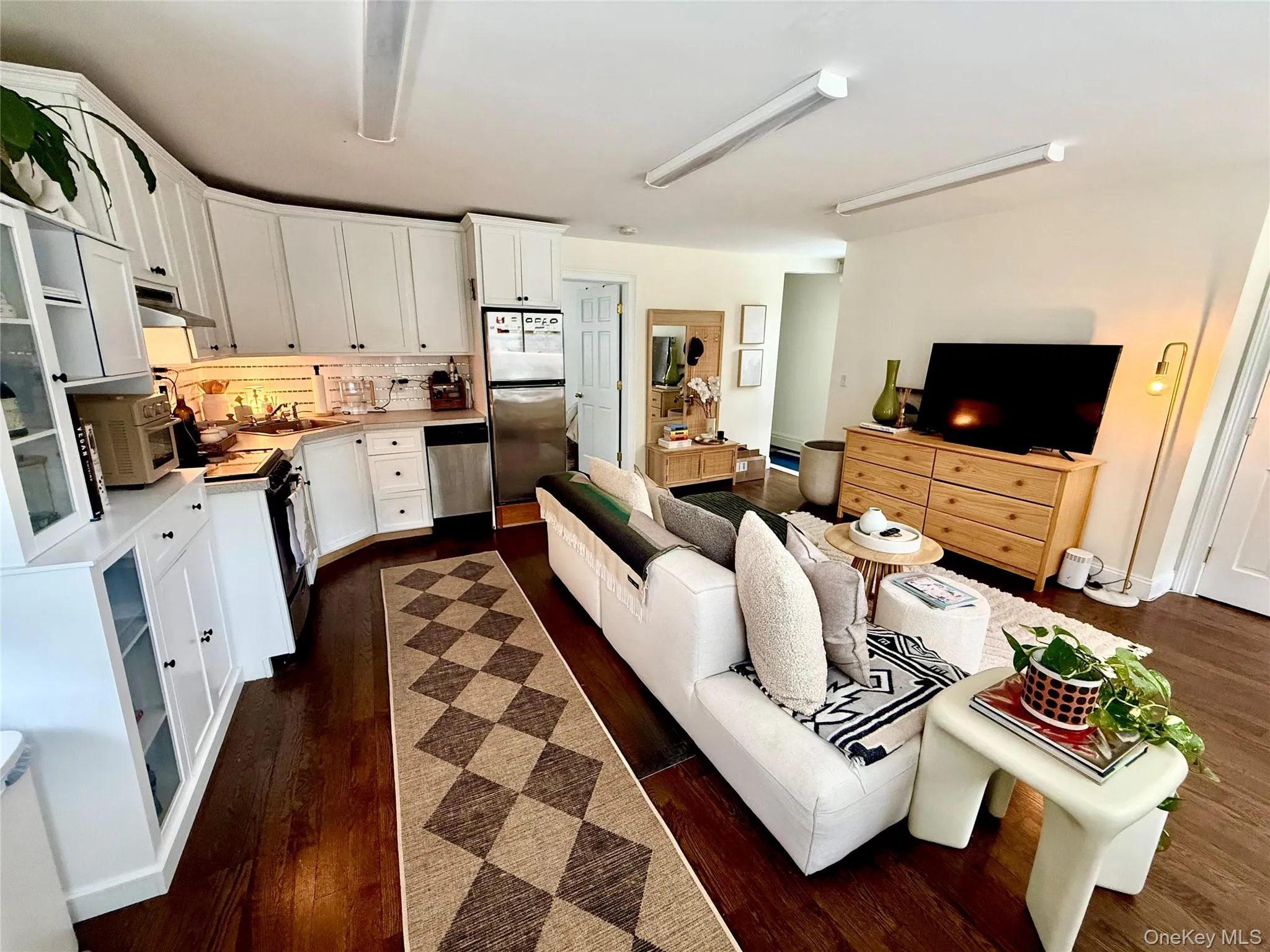 9 Oyster Bay Road, Oyster Bay, NY, 1 Bedroom Bedrooms, 3 Rooms Rooms,1 BathroomBathrooms,Residential Lease,For Rent,Oyster Bay,0,1015011 9 Oyster Bay Road, Oyster Bay, NY, 1 Bedroom Bedrooms, 3 Rooms Rooms,1 BathroomBathrooms,Residential Lease,For Rent,Oyster Bay,0,1015011