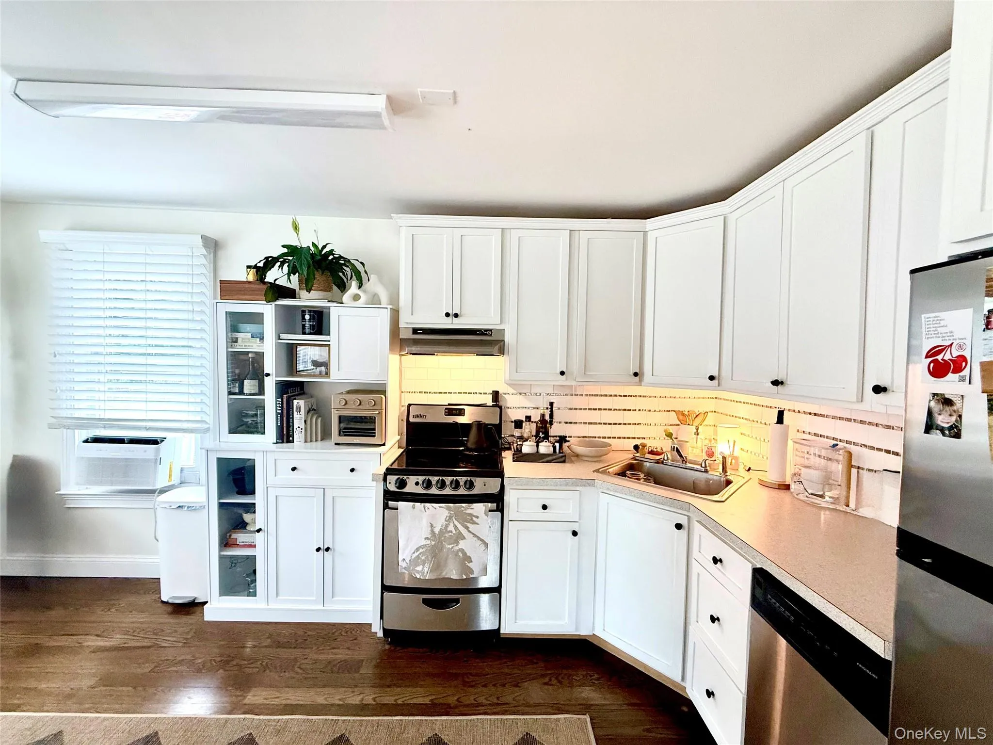 9 Oyster Bay Road, Oyster Bay, NY, 1 Bedroom Bedrooms, 3 Rooms Rooms,1 BathroomBathrooms,Residential Lease,For Rent,Oyster Bay,0,1015011 9 Oyster Bay Road, Oyster Bay, NY, 1 Bedroom Bedrooms, 3 Rooms Rooms,1 BathroomBathrooms,Residential Lease,For Rent,Oyster Bay,0,1015011