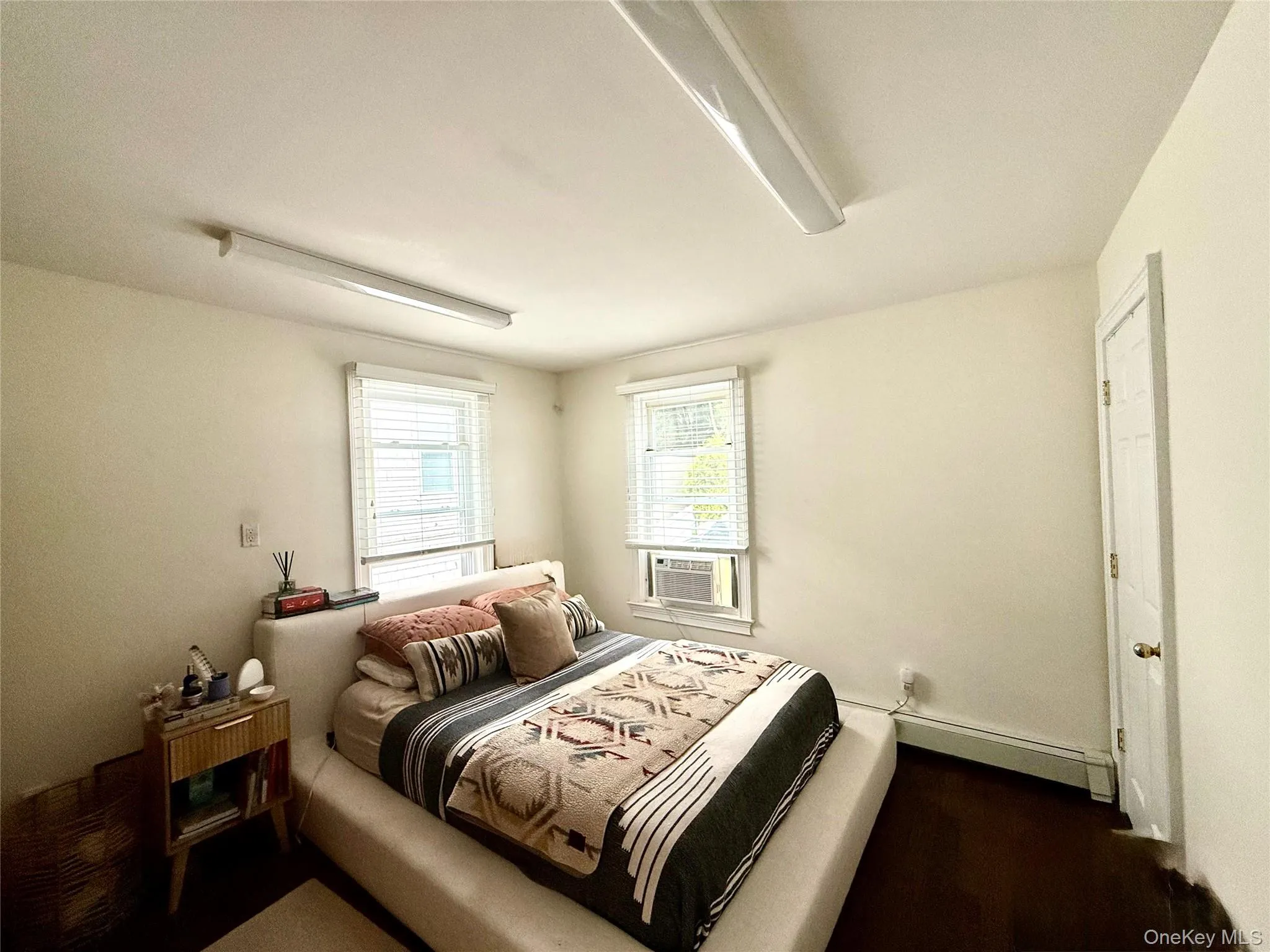 9 Oyster Bay Road, Oyster Bay, NY, 1 Bedroom Bedrooms, 3 Rooms Rooms,1 BathroomBathrooms,Residential Lease,For Rent,Oyster Bay,0,1015011 9 Oyster Bay Road, Oyster Bay, NY, 1 Bedroom Bedrooms, 3 Rooms Rooms,1 BathroomBathrooms,Residential Lease,For Rent,Oyster Bay,0,1015011