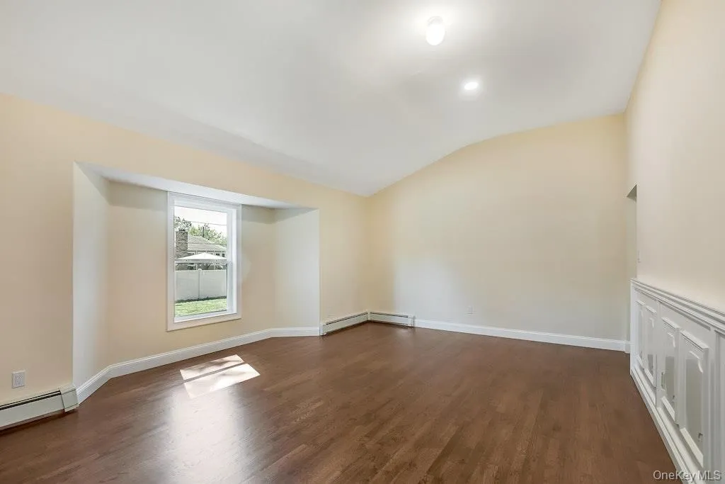 3 Barkley Lane, Smithtown, NY, 4 Bedrooms Bedrooms, 10 Rooms Rooms,2 BathroomsBathrooms,Residential,For Rent,Barkley,0,KEY1015012 3 Barkley Lane, Smithtown, NY, 4 Bedrooms Bedrooms, 10 Rooms Rooms,2 BathroomsBathrooms,Residential,For Rent,Barkley,0,KEY1015012