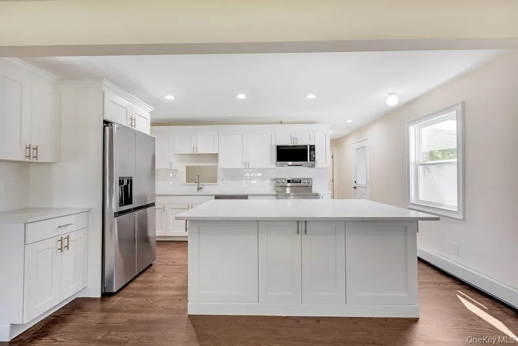 3 Barkley Lane, Smithtown, NY, 4 Bedrooms Bedrooms, 10 Rooms Rooms,2 BathroomsBathrooms,Residential,For Rent,Barkley,0,KEY1015012 3 Barkley Lane, Smithtown, NY, 4 Bedrooms Bedrooms, 10 Rooms Rooms,2 BathroomsBathrooms,Residential,For Rent,Barkley,0,KEY1015012