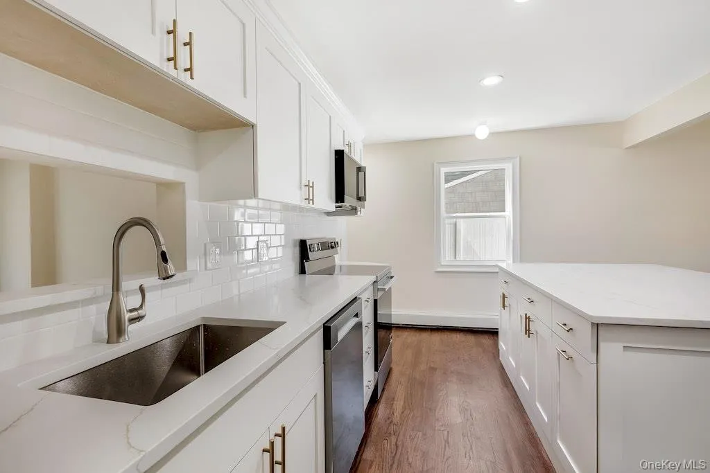 3 Barkley Lane, Smithtown, NY, 4 Bedrooms Bedrooms, 10 Rooms Rooms,2 BathroomsBathrooms,Residential,For Rent,Barkley,0,KEY1015012 3 Barkley Lane, Smithtown, NY, 4 Bedrooms Bedrooms, 10 Rooms Rooms,2 BathroomsBathrooms,Residential,For Rent,Barkley,0,KEY1015012
