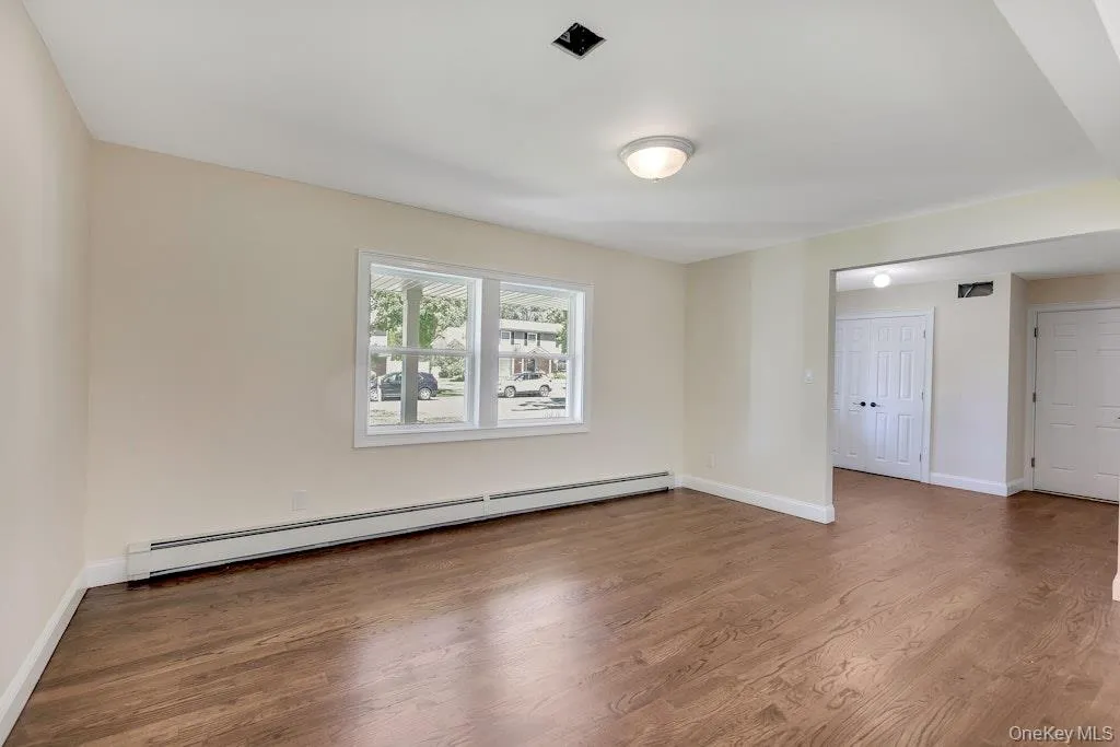 3 Barkley Lane, Smithtown, NY, 4 Bedrooms Bedrooms, 10 Rooms Rooms,2 BathroomsBathrooms,Residential,For Rent,Barkley,0,KEY1015012 3 Barkley Lane, Smithtown, NY, 4 Bedrooms Bedrooms, 10 Rooms Rooms,2 BathroomsBathrooms,Residential,For Rent,Barkley,0,KEY1015012