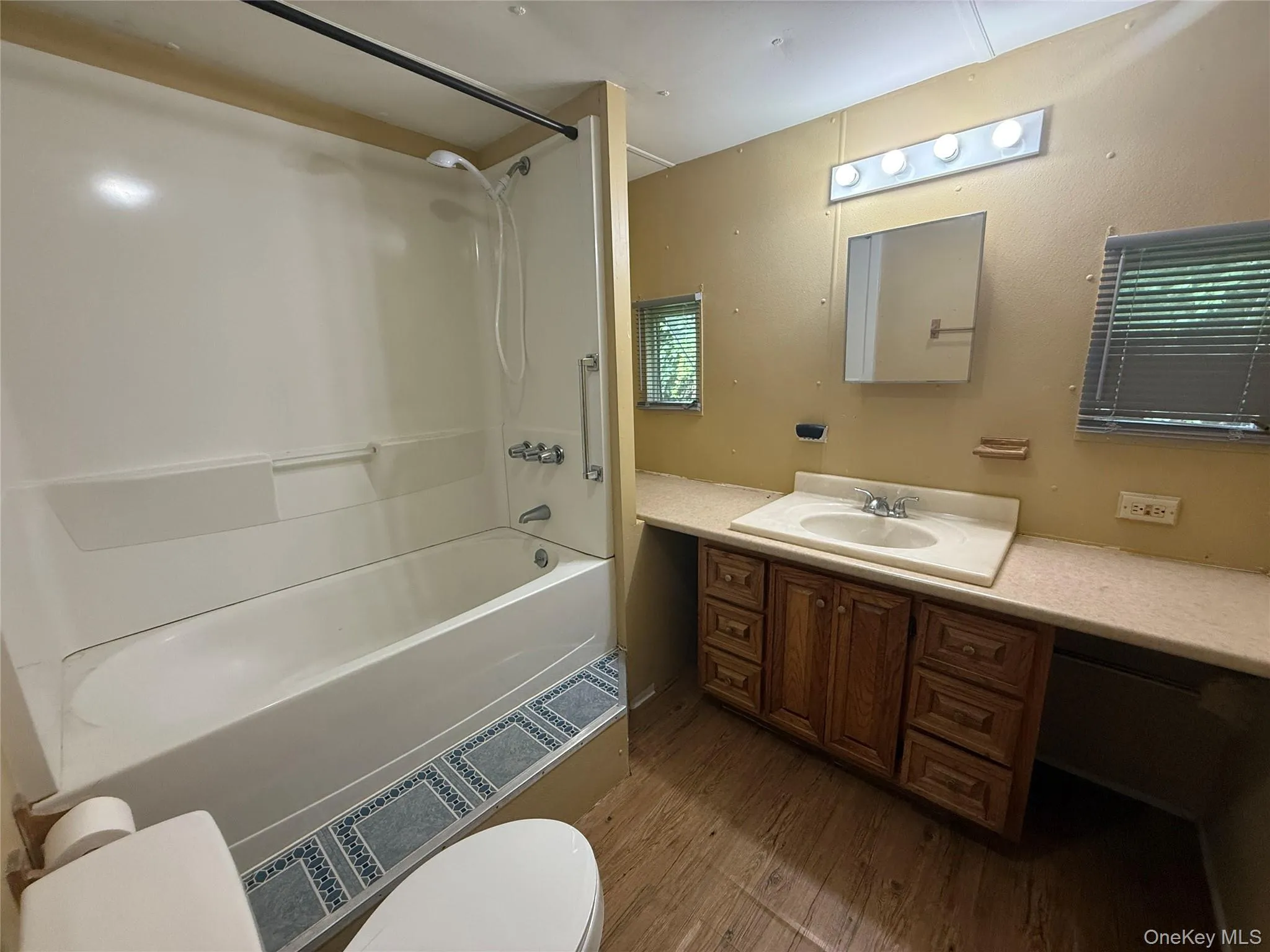 20 Tanglewood Park Drive, Marlboro, NY, 2 Bedrooms Bedrooms, 5 Rooms Rooms,1 BathroomBathrooms,Residential Lease,For Rent,Tanglewood Park,0,1015016 20 Tanglewood Park Drive, Marlboro, NY, 2 Bedrooms Bedrooms, 5 Rooms Rooms,1 BathroomBathrooms,Residential Lease,For Rent,Tanglewood Park,0,1015016